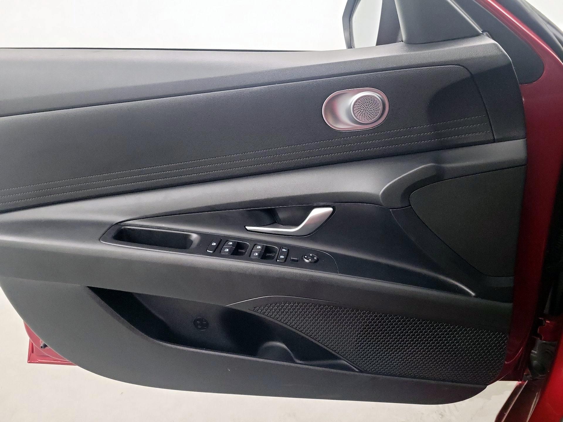 Thumbnail: 2023 Hyundai Elantra - 12
