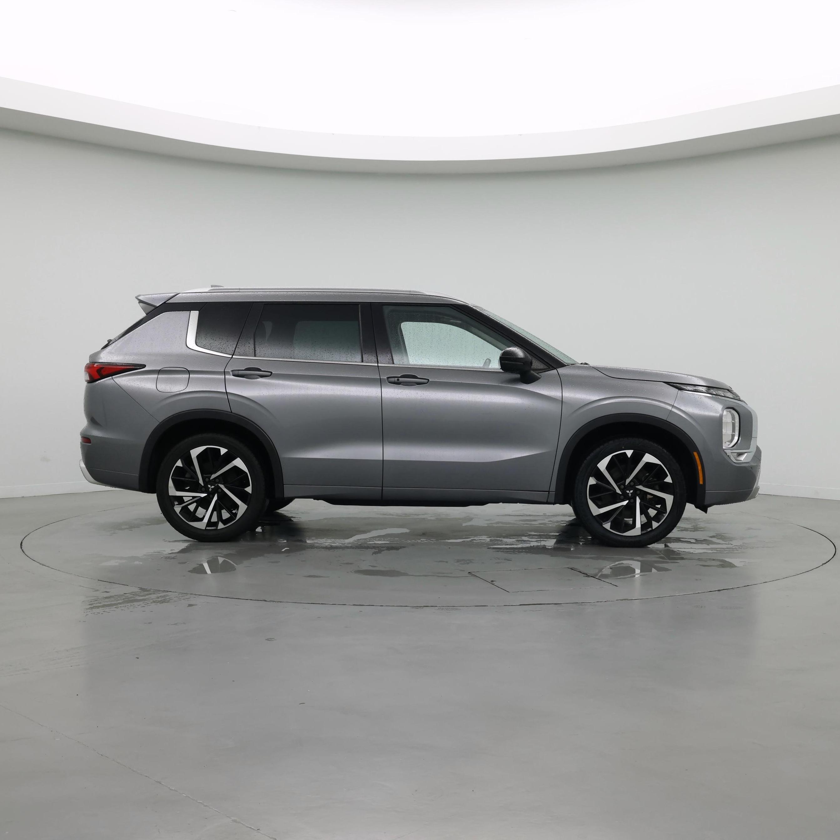 Thumbnail: 2022 Mitsubishi Outlander - 7