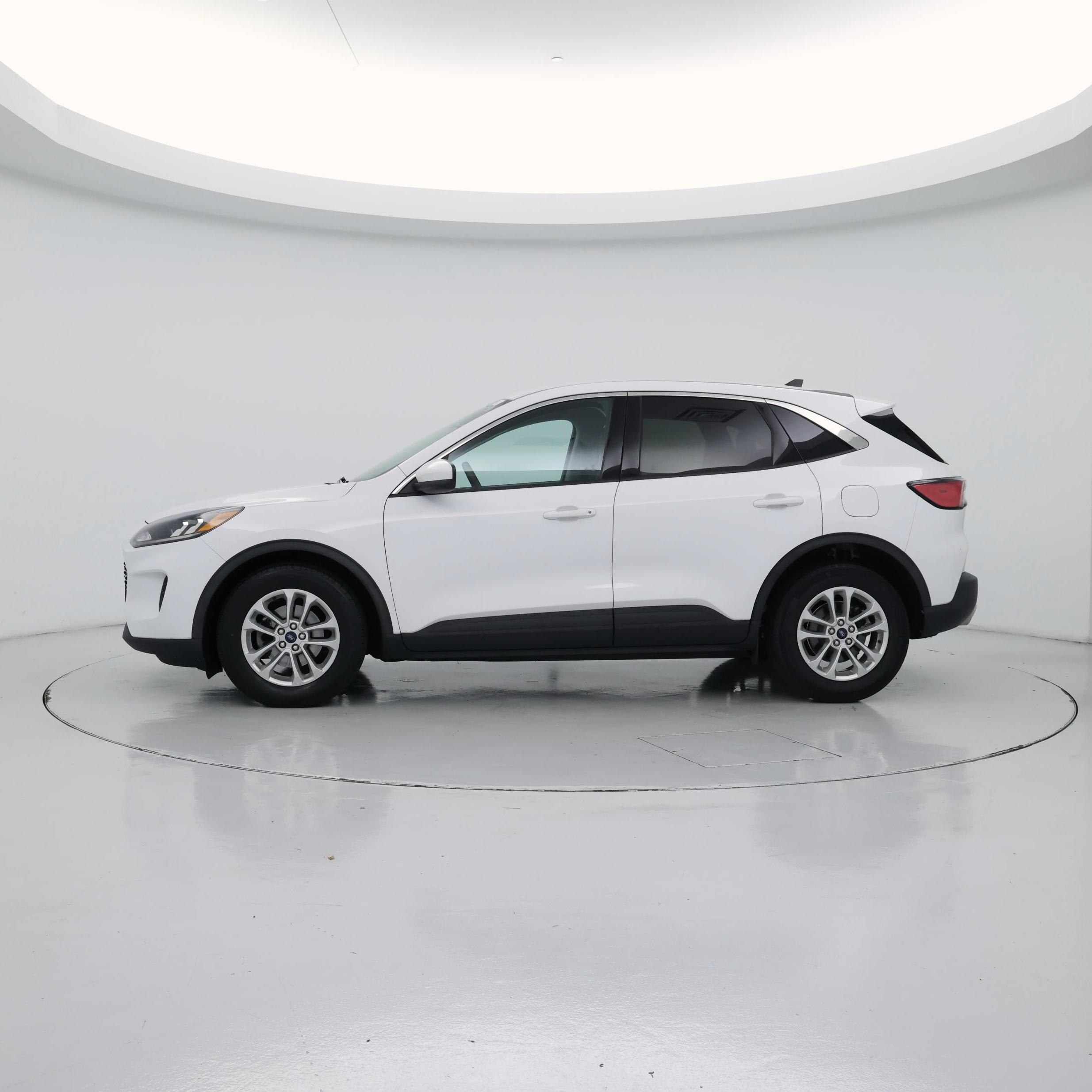 Thumbnail: 2021 Ford Escape - 3