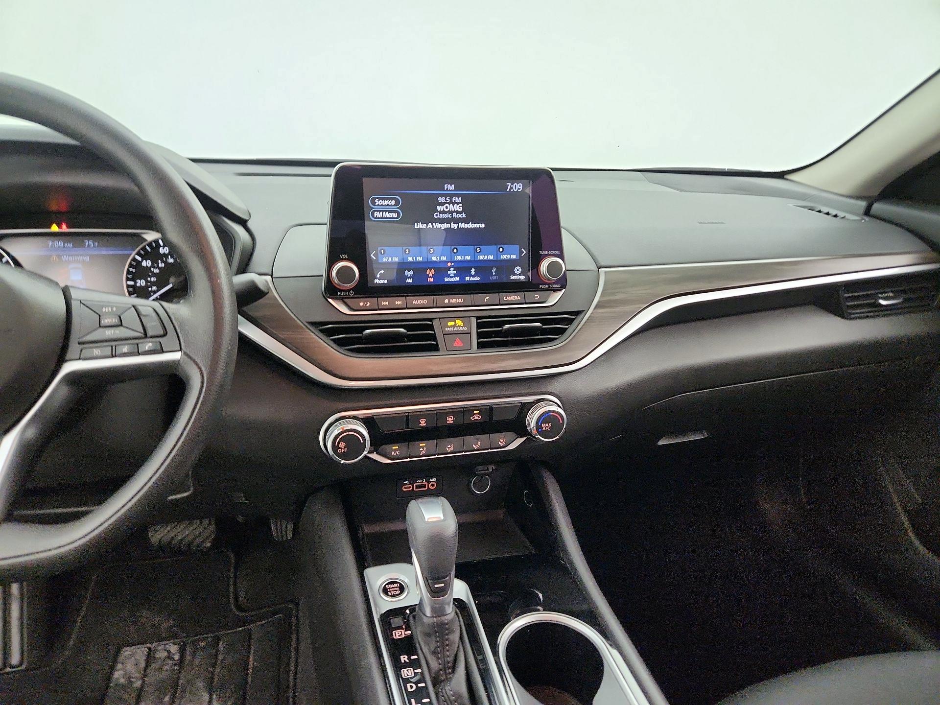 Thumbnail: 2024 Nissan Altima - 9