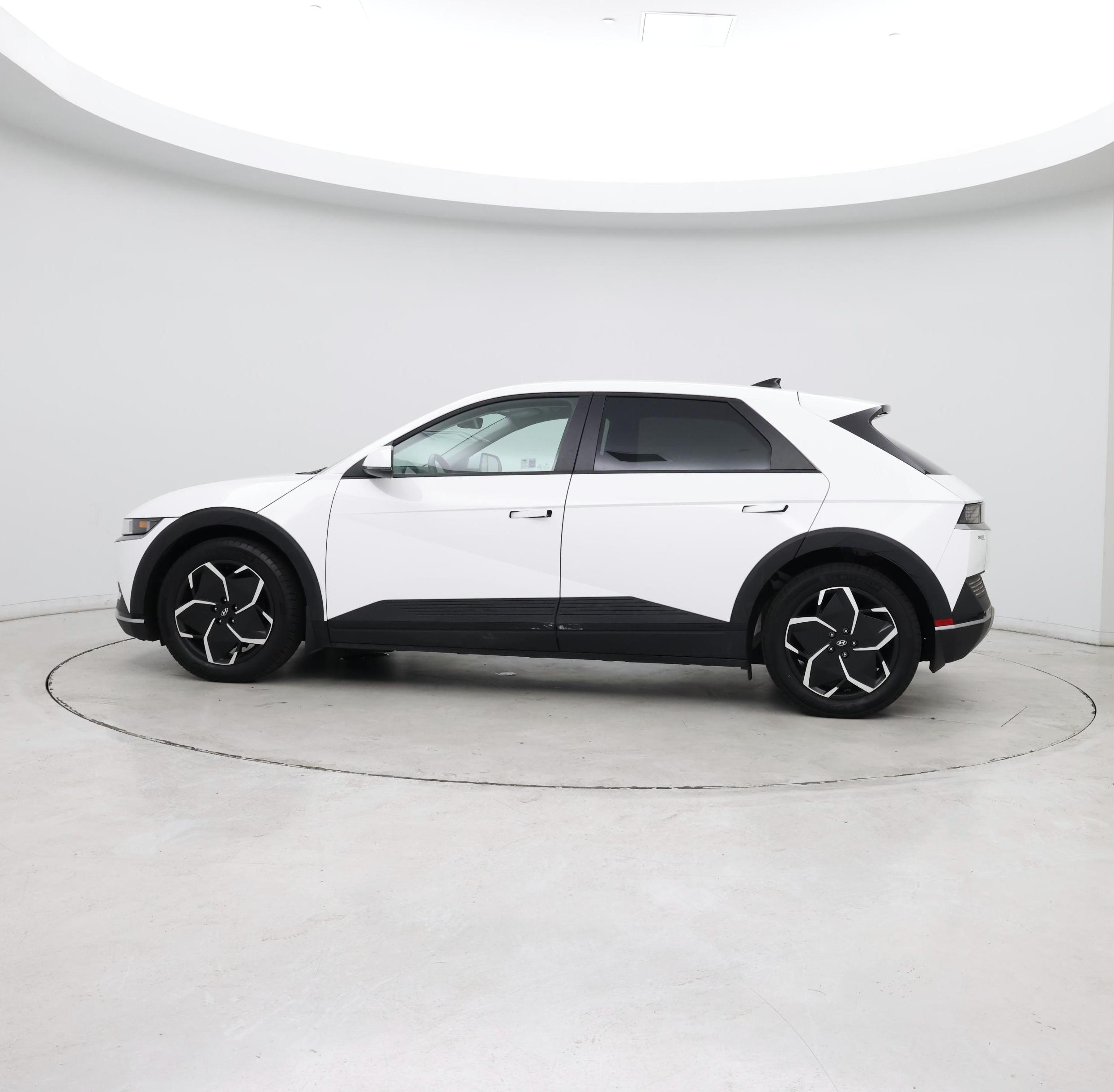 Thumbnail: 2024 Hyundai Ioniq 5 - 2