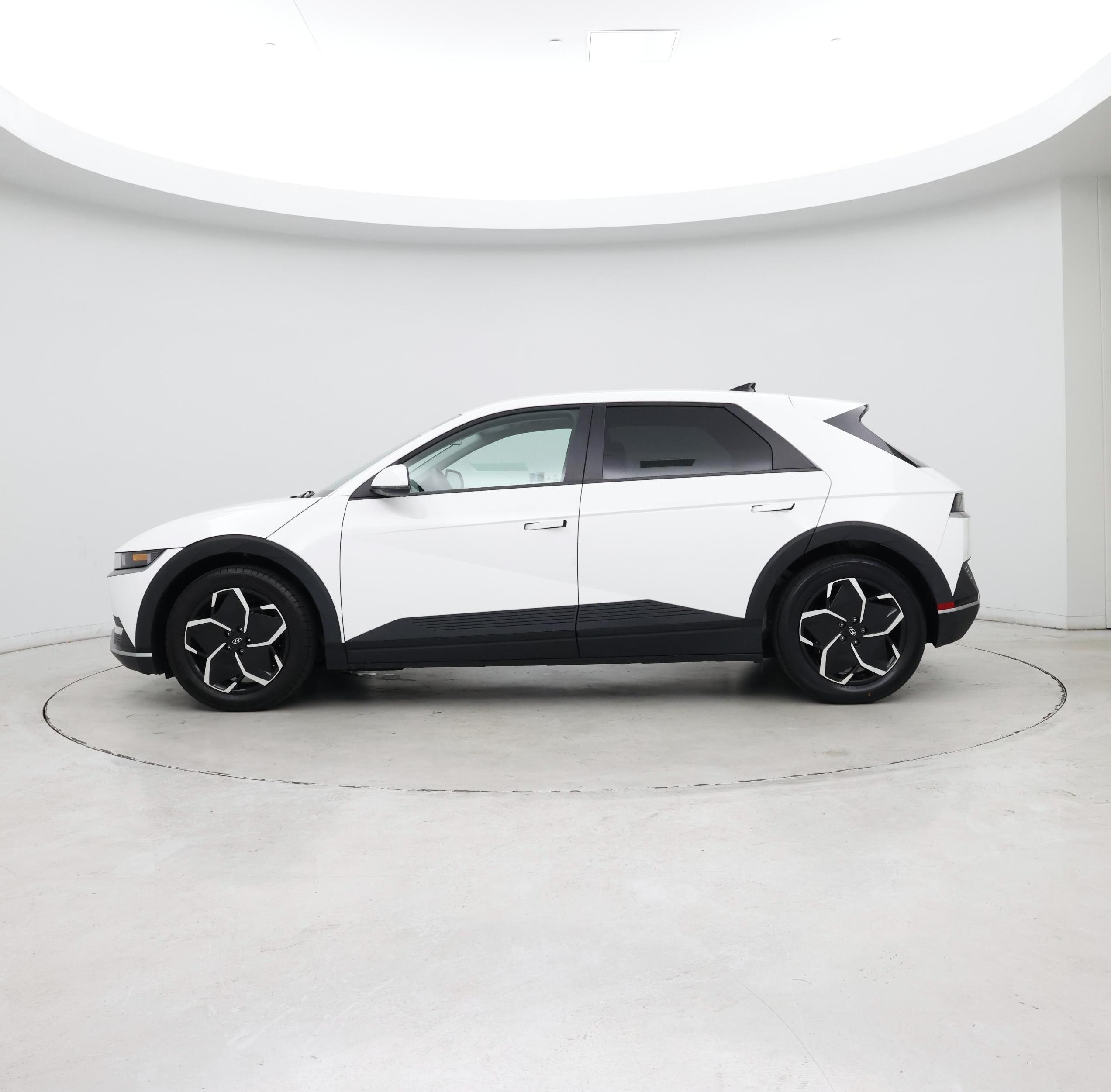 Thumbnail: 2024 Hyundai Ioniq 5 - 2
