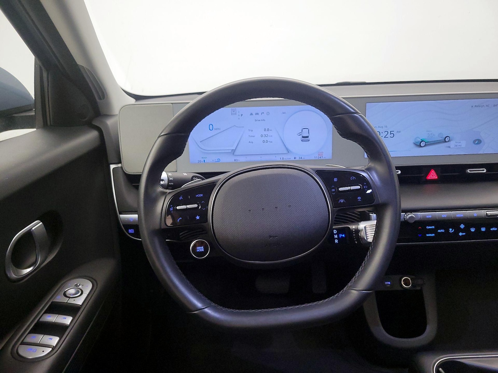2024 Hyundai IONIQ 5 SE - Photo 11