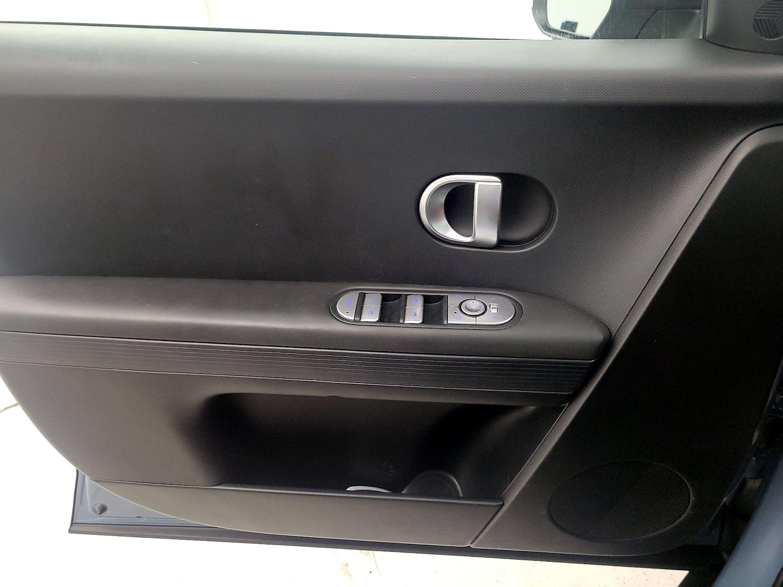 2024 Hyundai IONIQ 5 SE - Photo 13