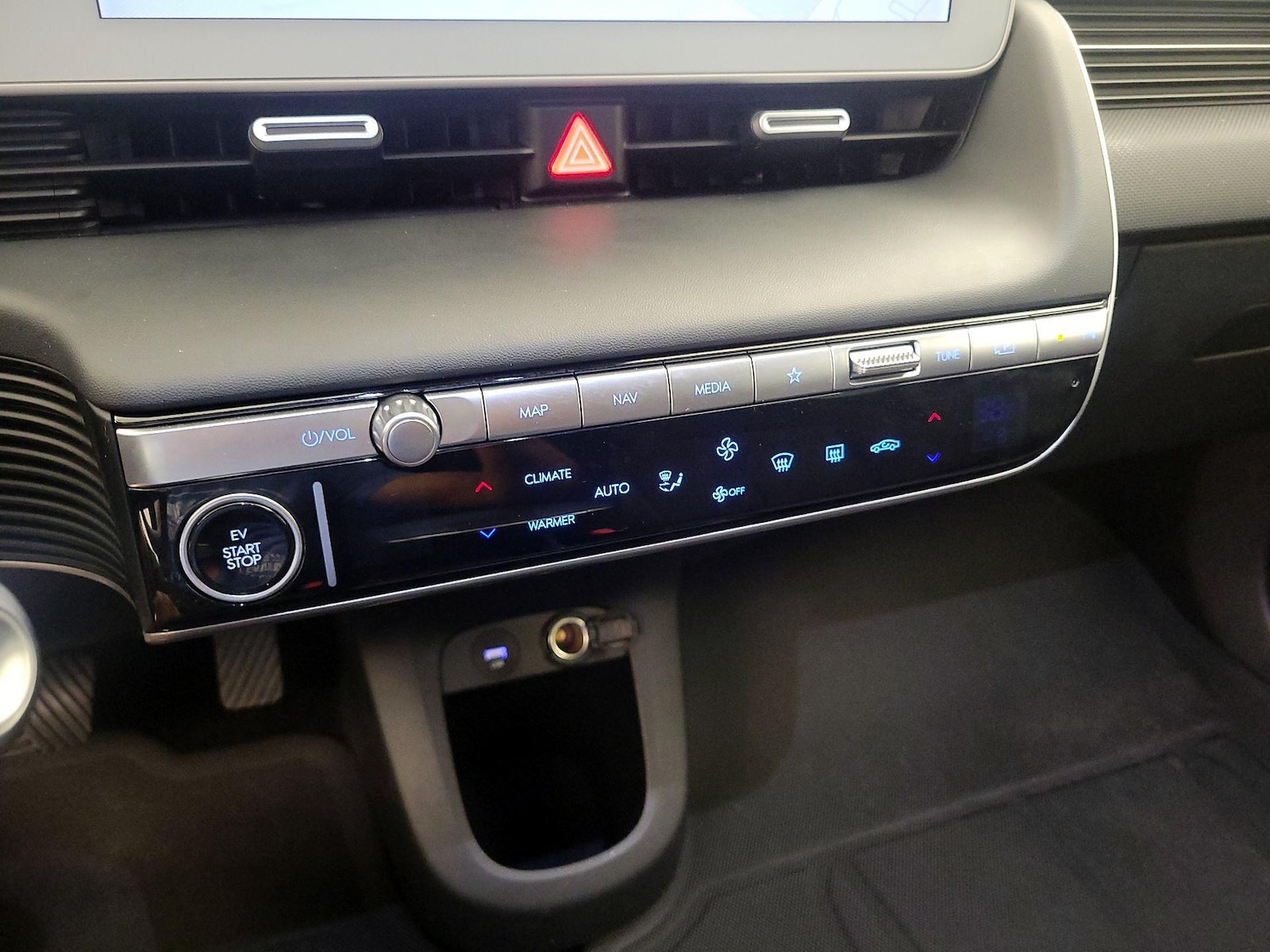 2024 Hyundai IONIQ 5 SE - Photo 17