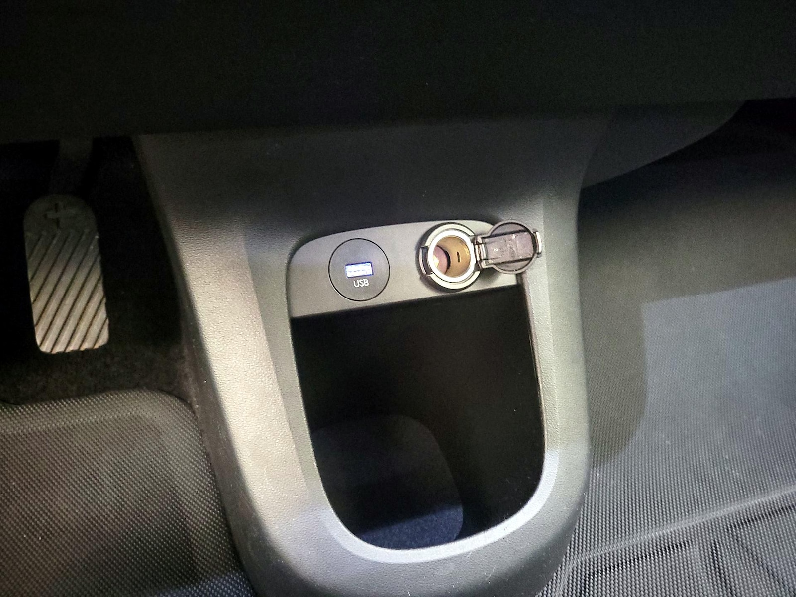2024 Hyundai IONIQ 5 SE - Photo 19