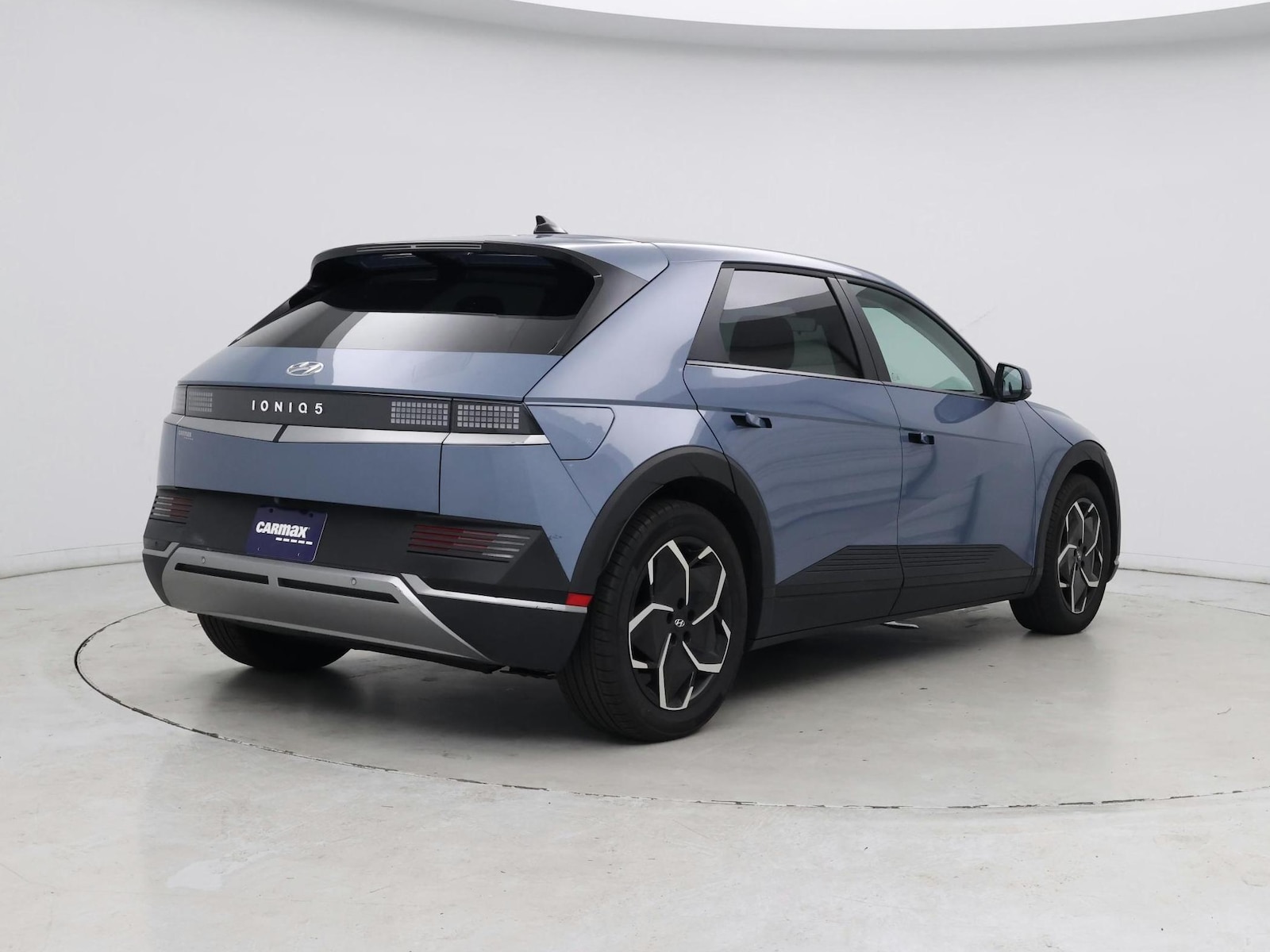 2024 Hyundai IONIQ 5 SE - Photo 9