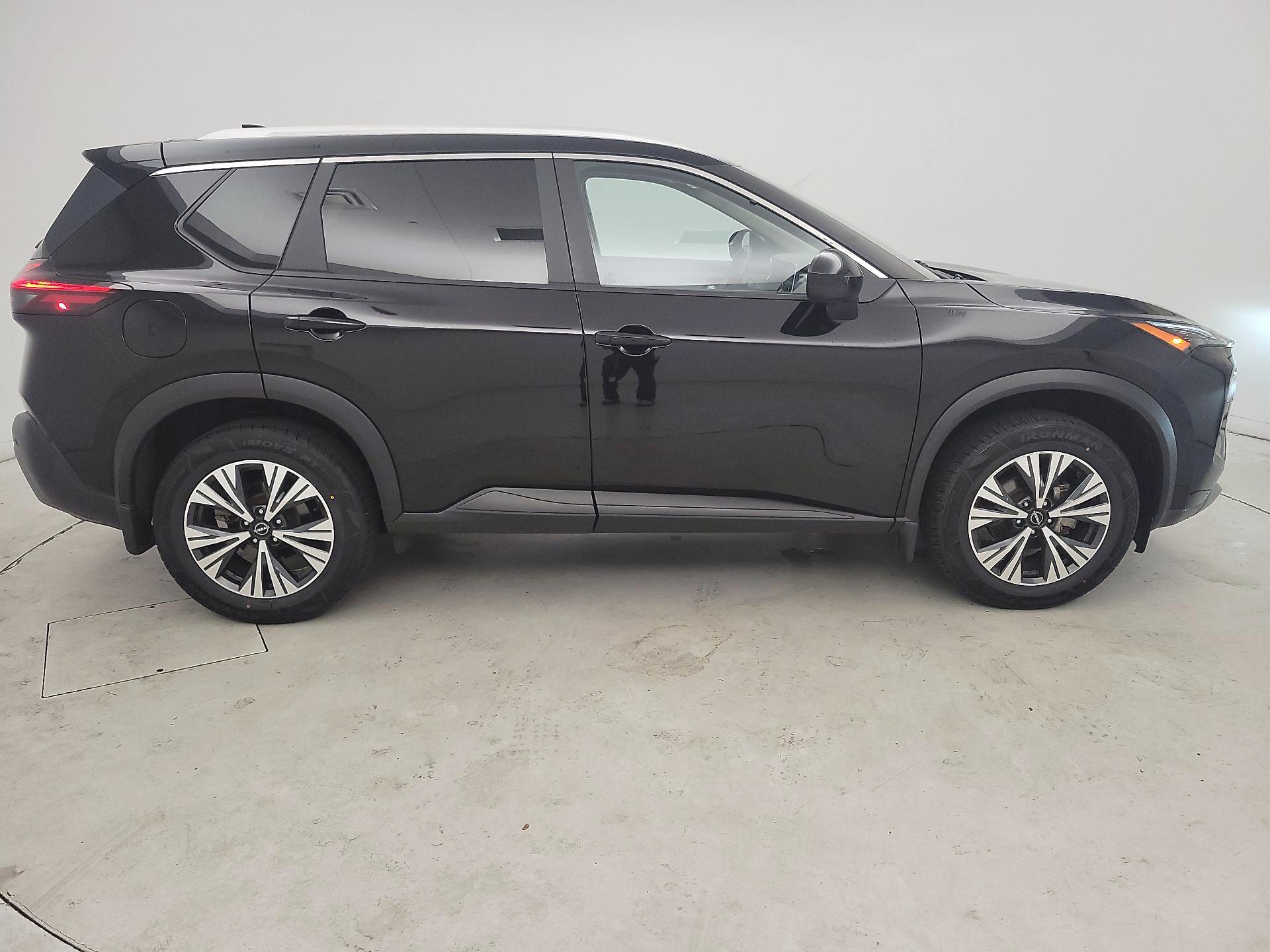 Thumbnail: 2023 Nissan Rogue - 4