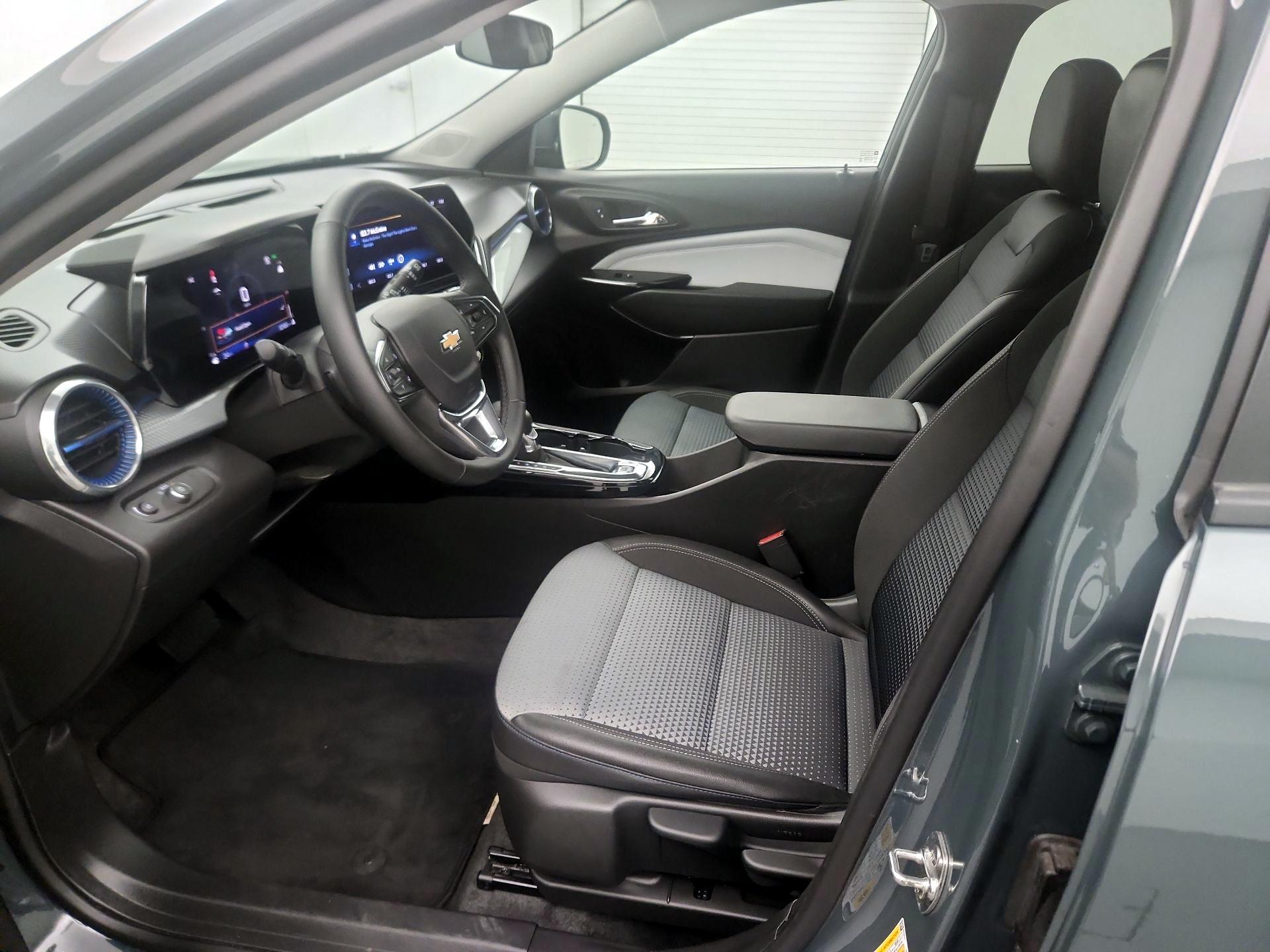 Thumbnail: 2025 Chevrolet Trax - 11