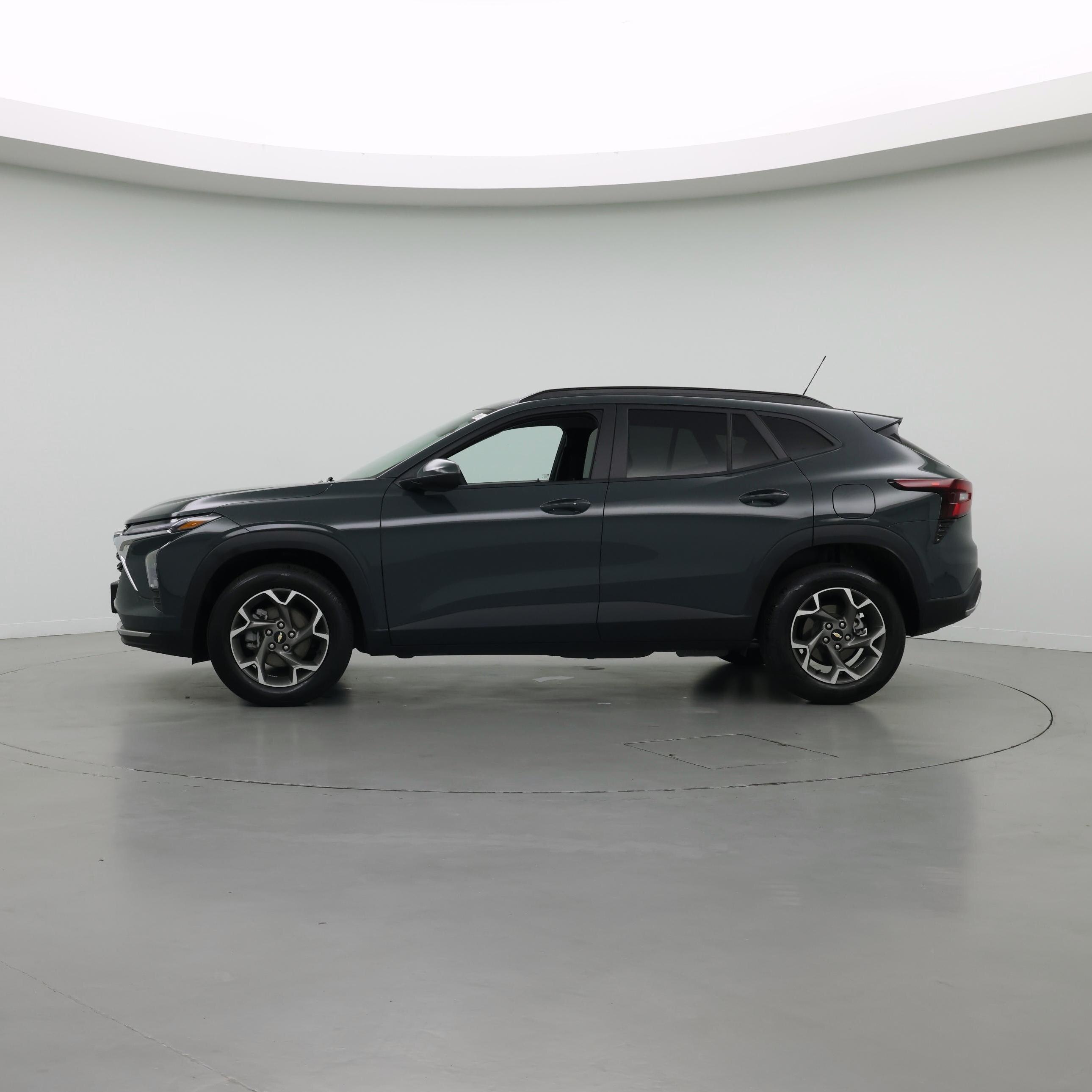 Thumbnail: 2025 Chevrolet Trax - 3