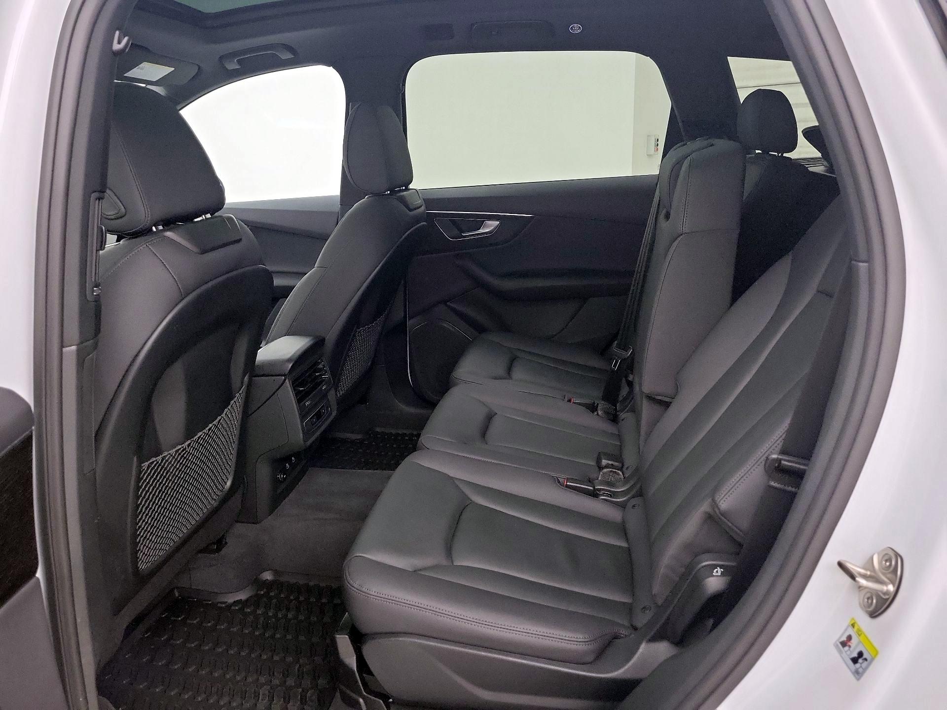 Thumbnail: 2023 Audi Q7 - 20