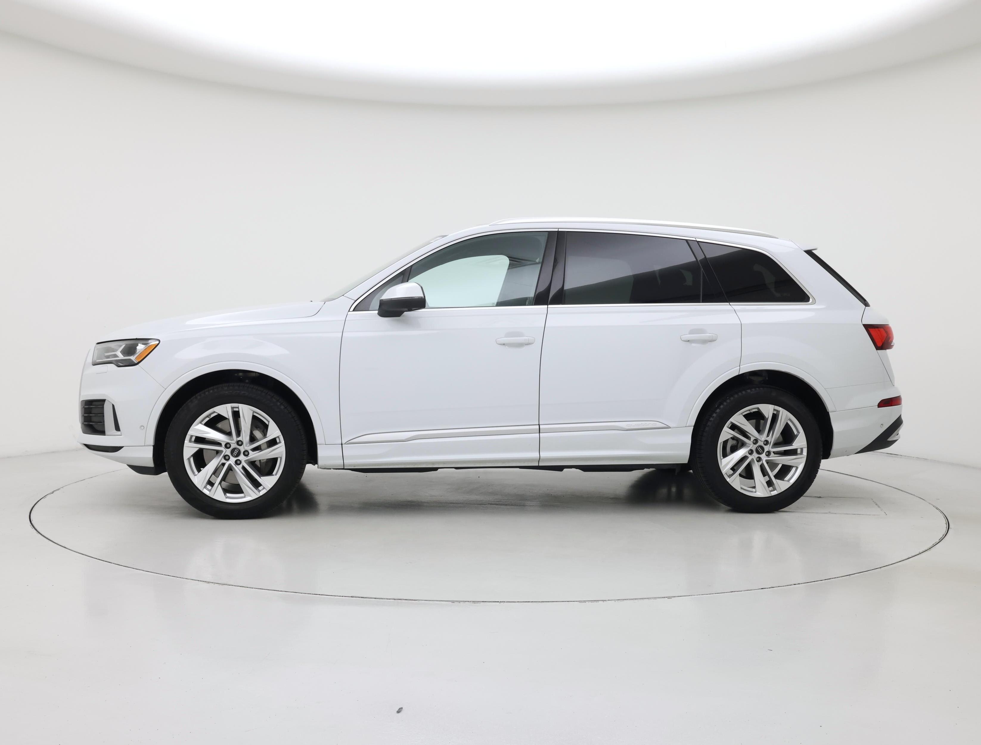 Thumbnail: 2023 Audi Q7 - 3