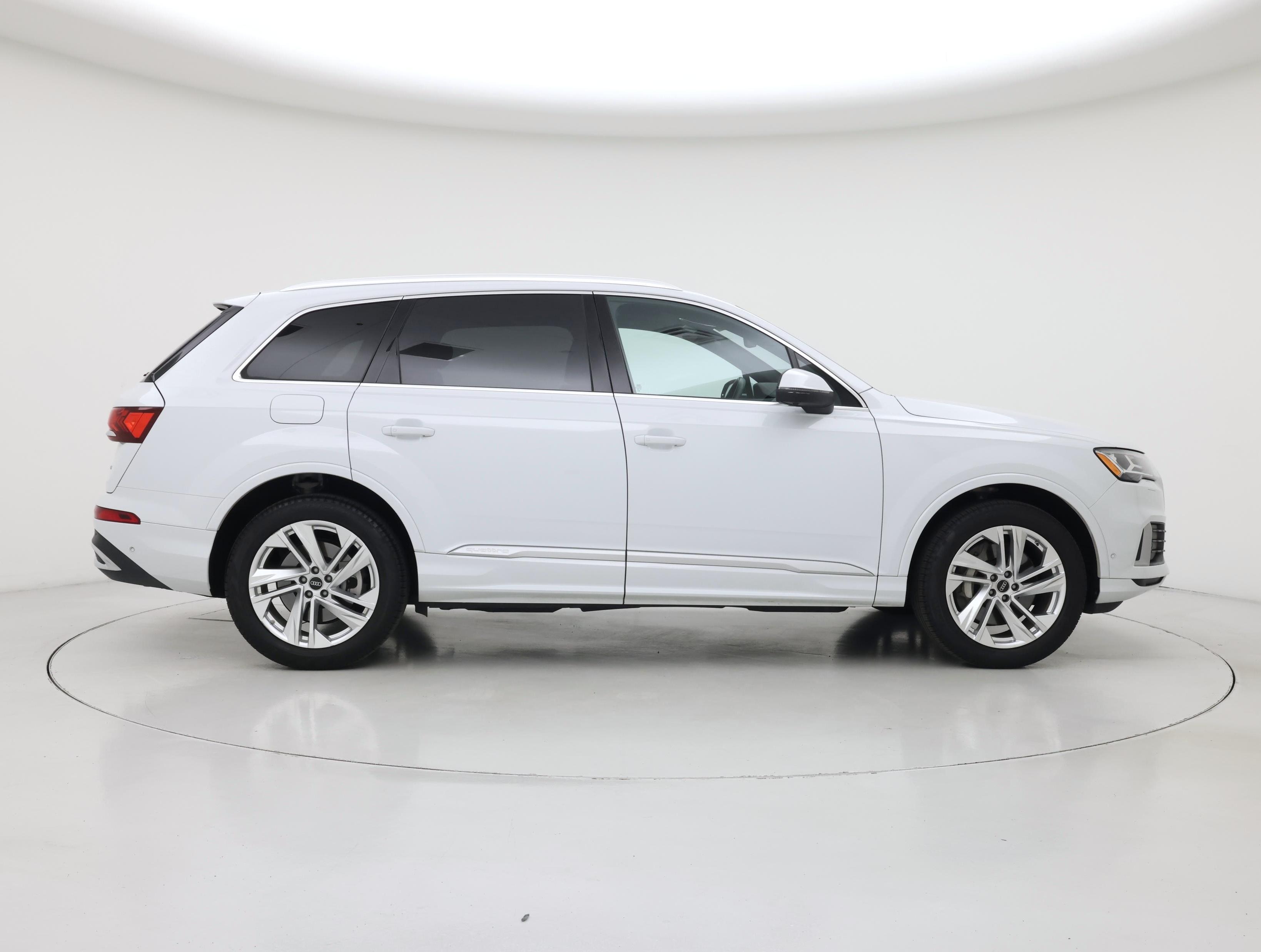 Thumbnail: 2023 Audi Q7 - 7