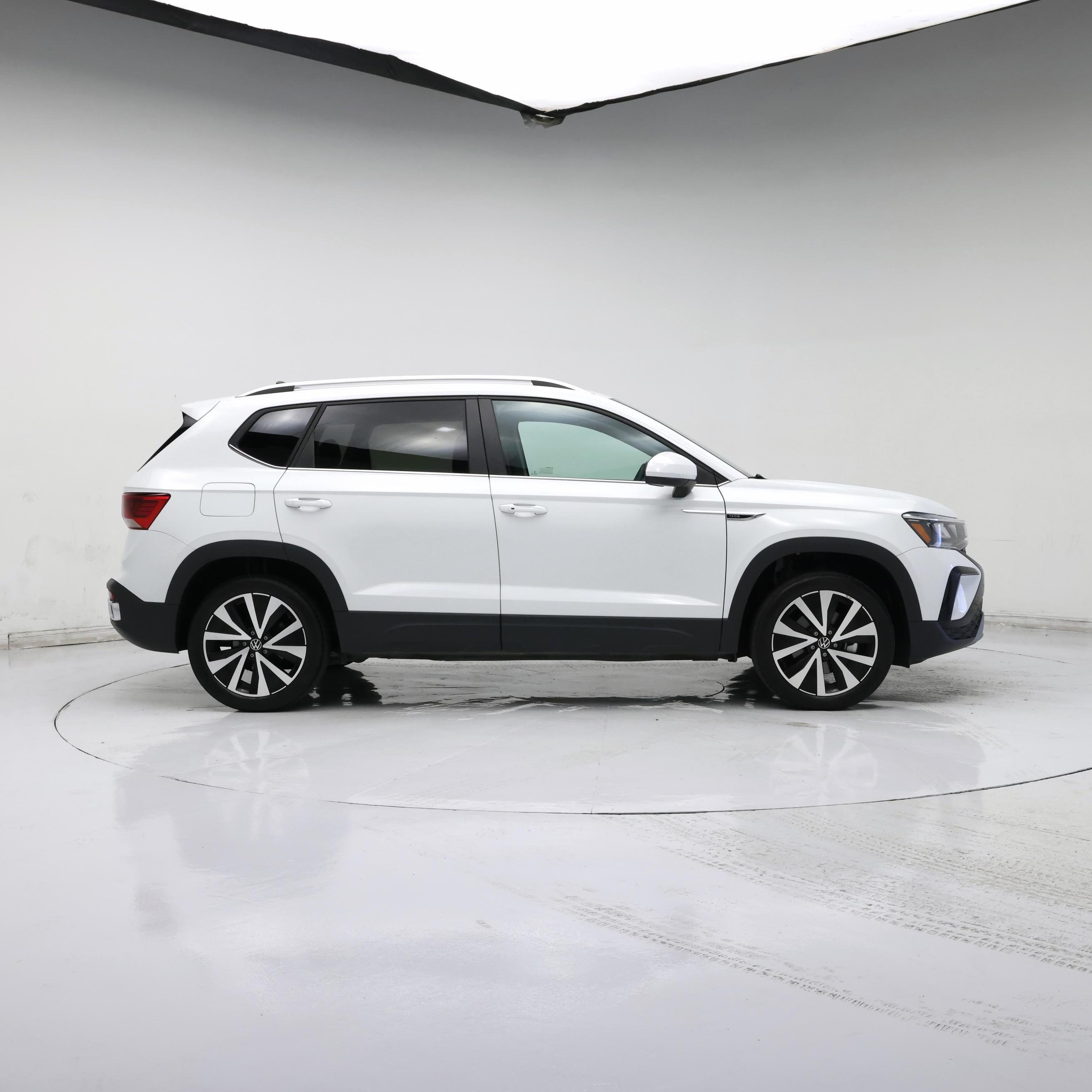 Thumbnail: 2023 Volkswagen Taos - 7