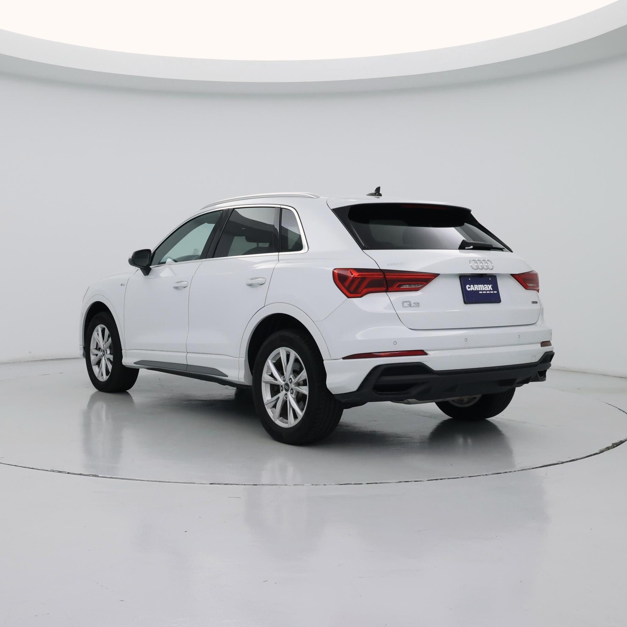 Thumbnail: 2023 Audi Q3 - 2