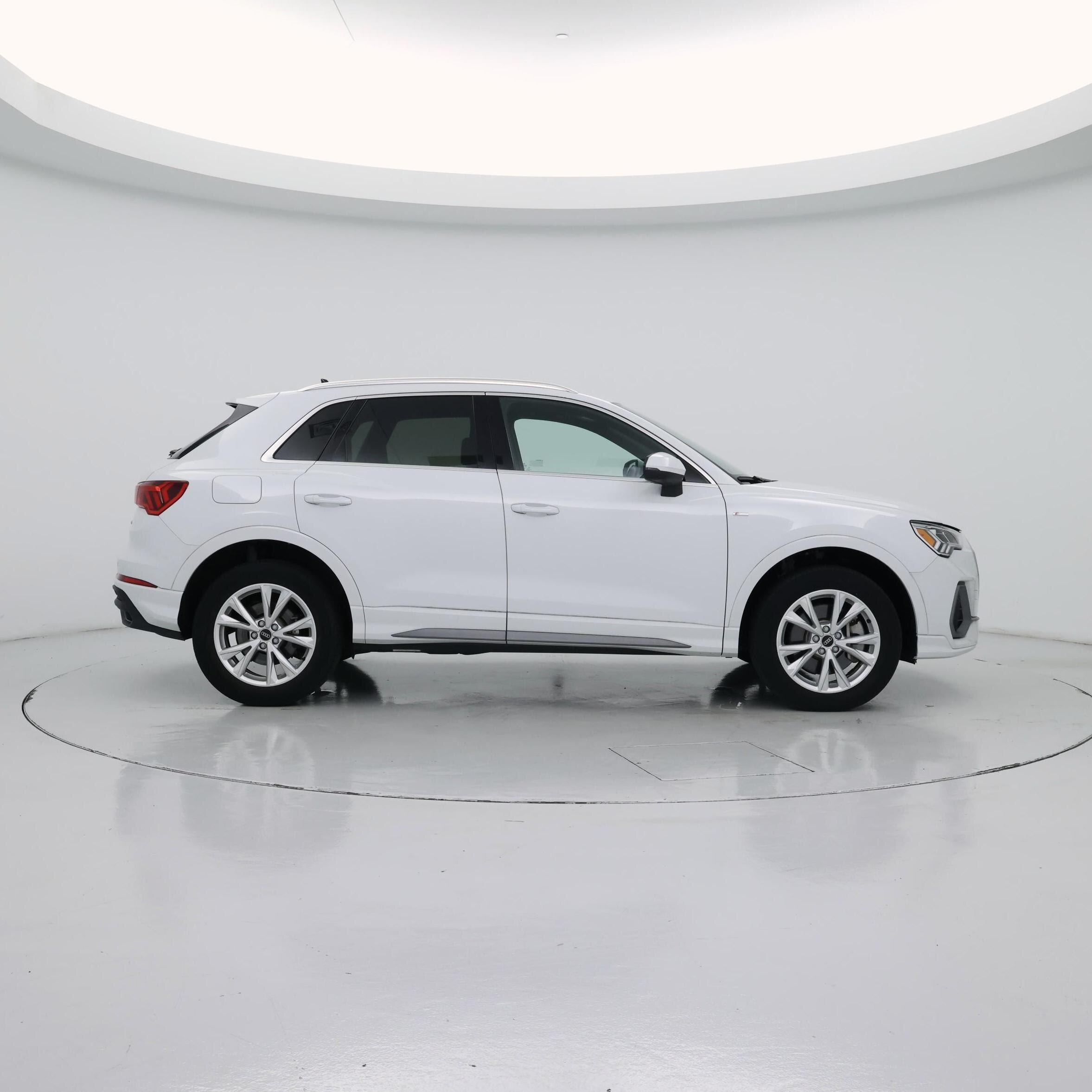 Thumbnail: 2023 Audi Q3 - 7