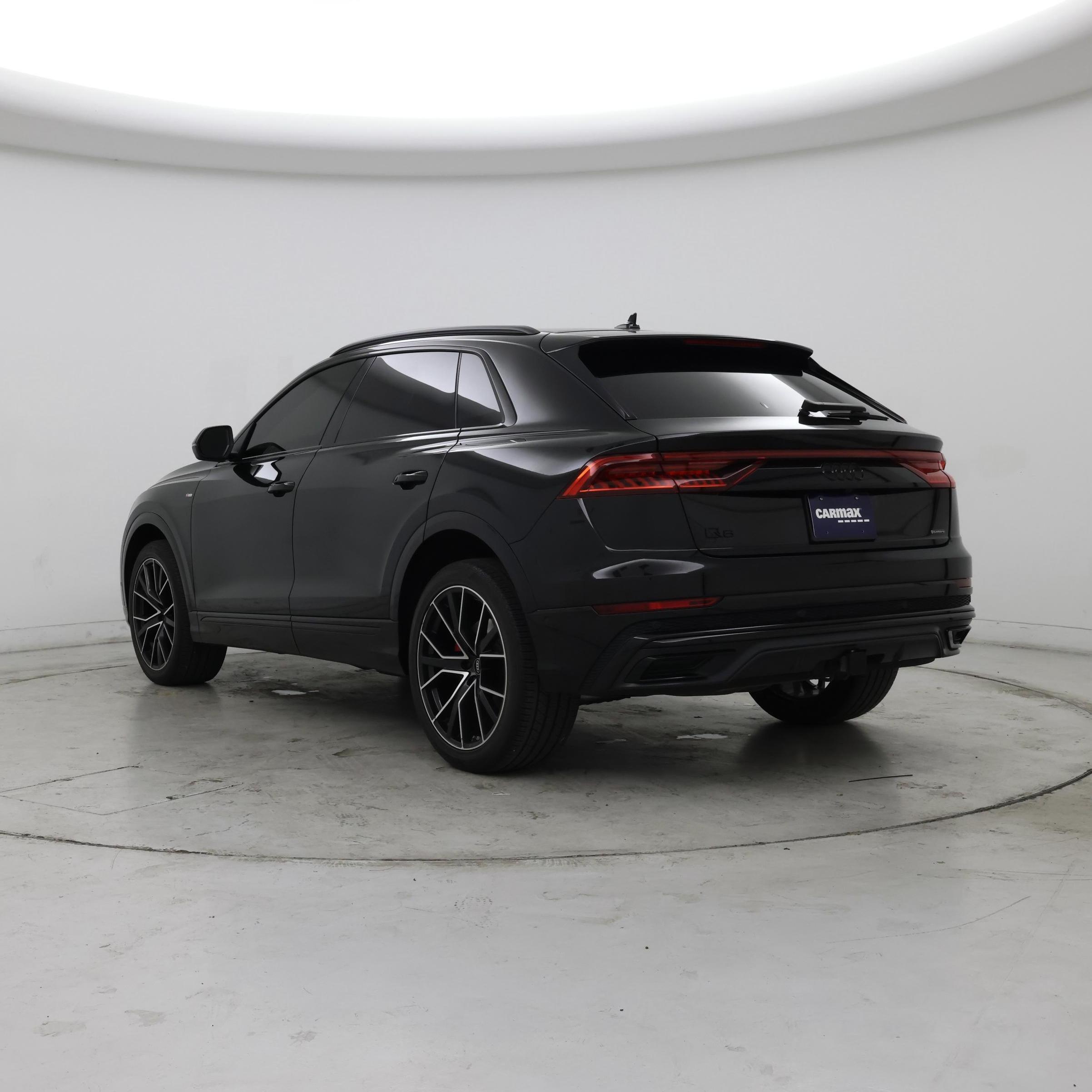 Thumbnail: 2023 Audi Q8 - 2