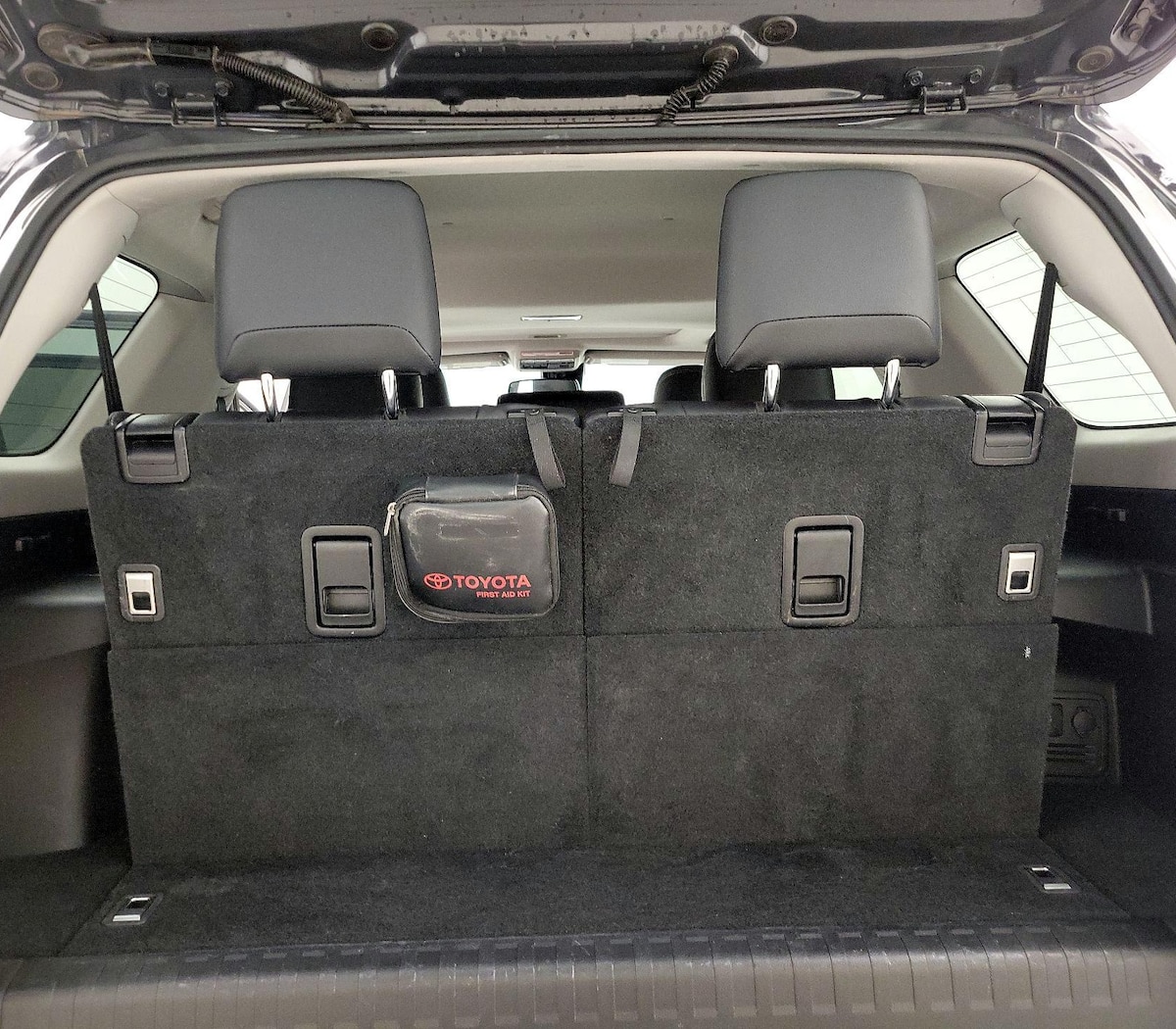 Trunk/Cargo (Seats Up)
