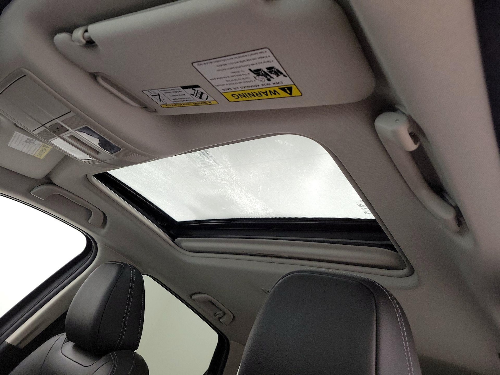 Sunroof(s) & Overhead Airbags