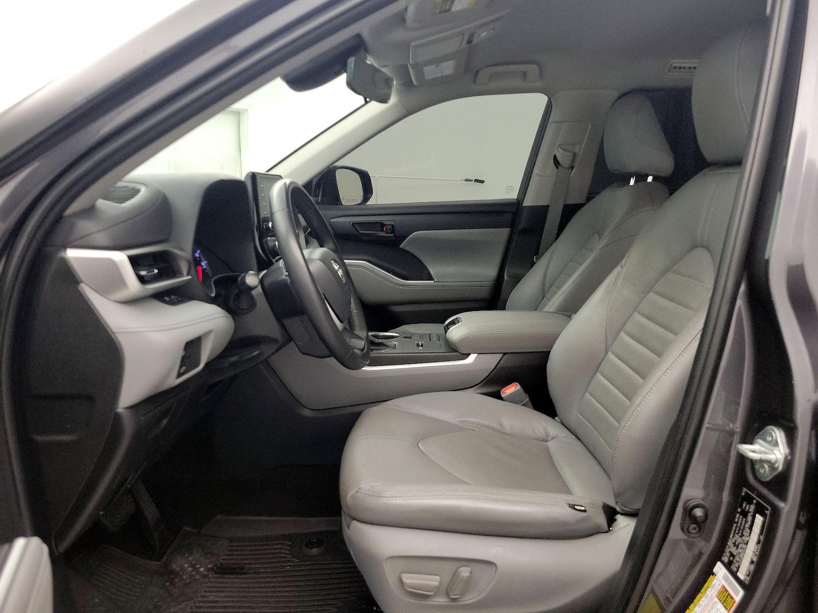 Power Seat(s) & Leather Seats