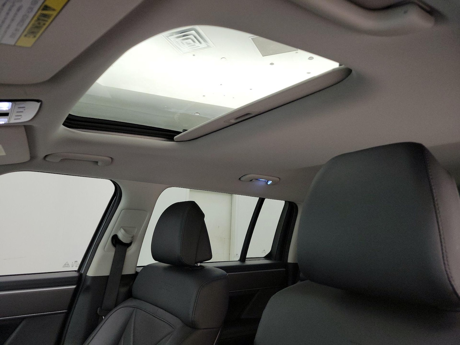 Sunroof(s) & Overhead Airbags