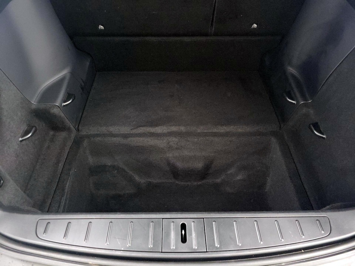 Trunk/Cargo (Seats Up)