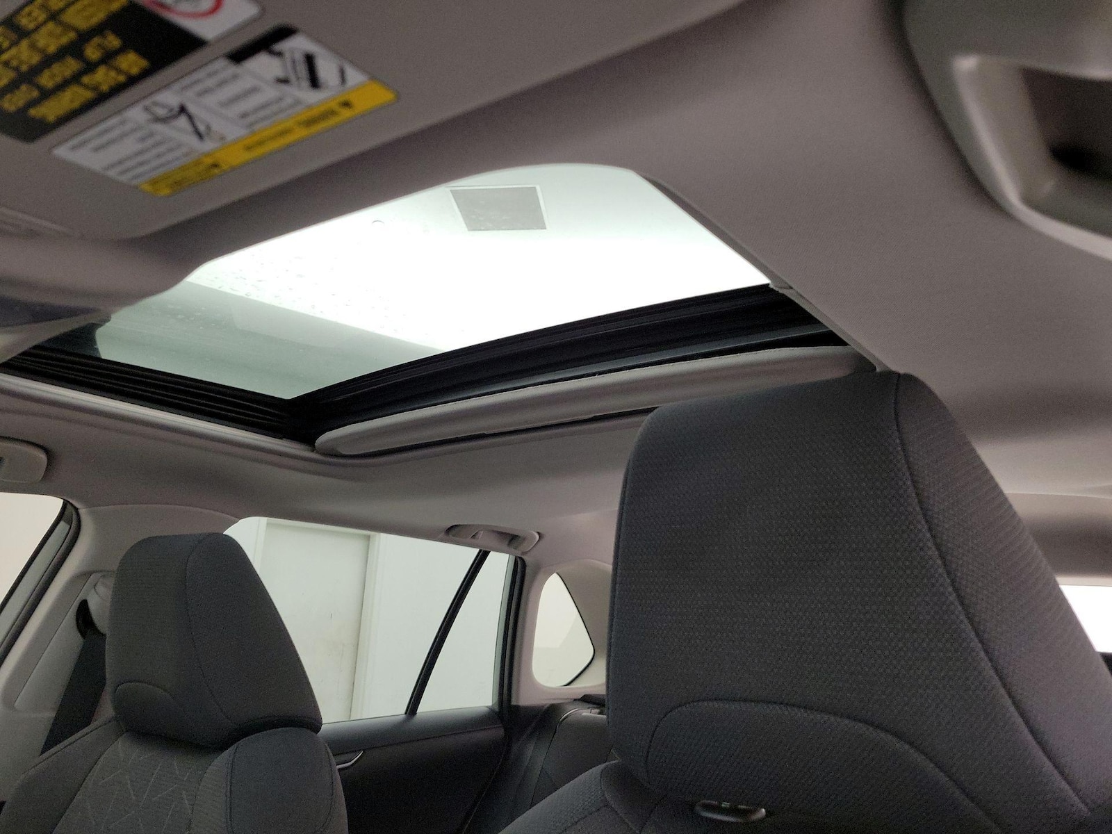 Sunroof(s) & Overhead Airbags