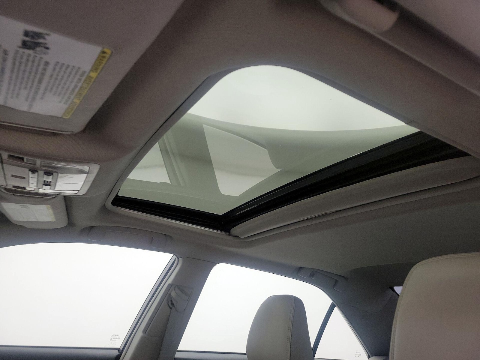 Sunroof(s) & Overhead Airbags