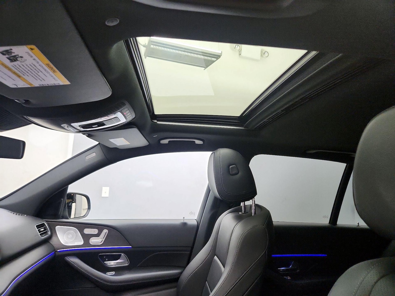 Sunroof(s) & Overhead Airbags