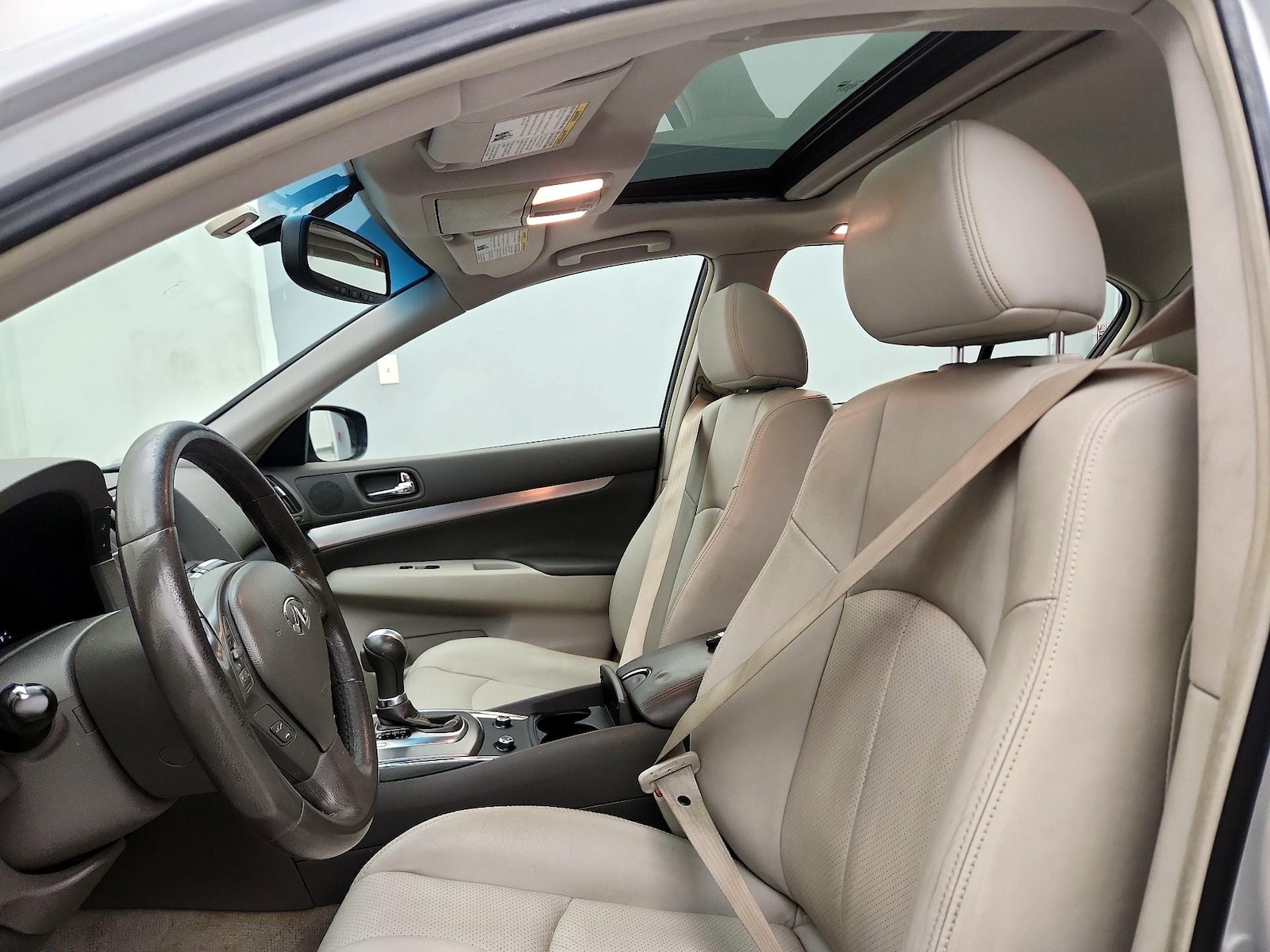 Sunroof(s) & Overhead Airbags