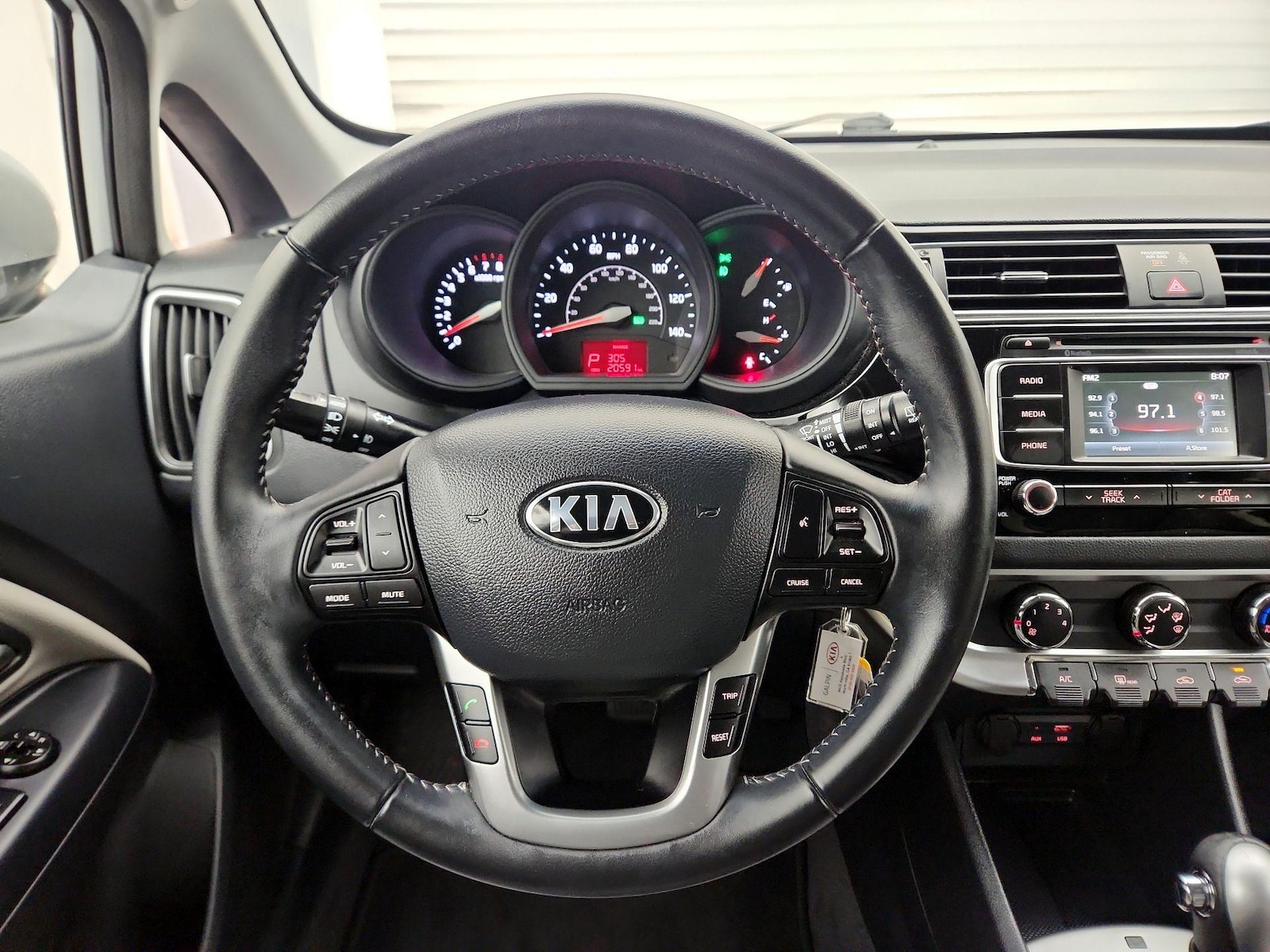2017 Kia Rio 5-Door EX - Photo 11