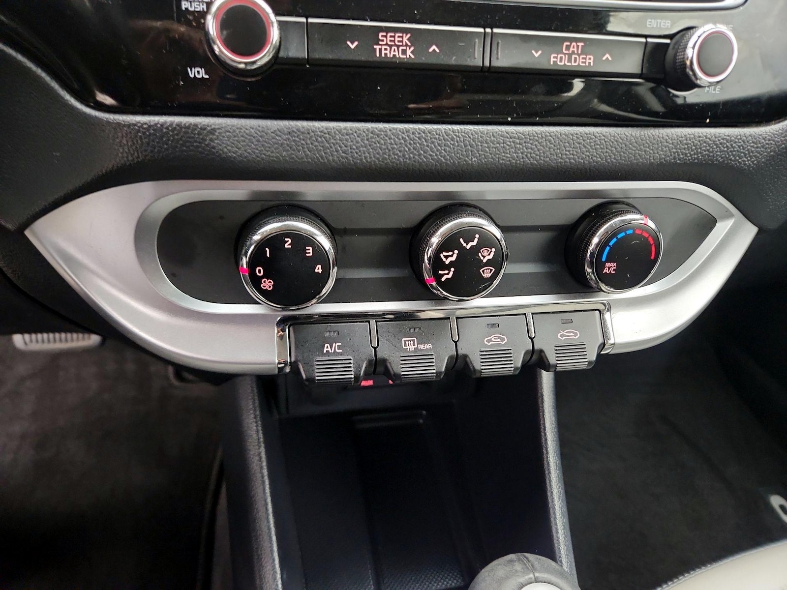 2017 Kia Rio 5-Door EX - Photo 17