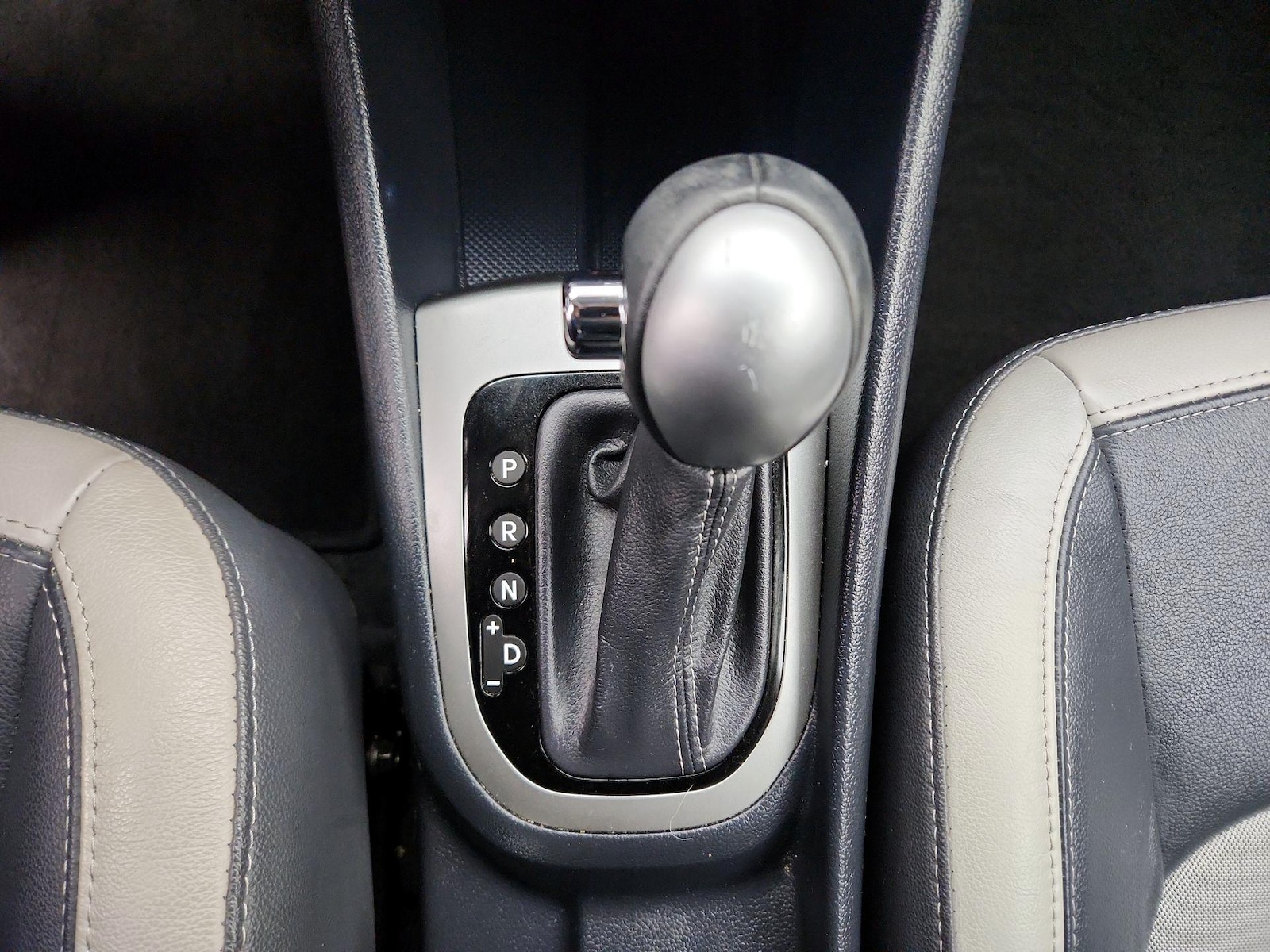 2017 Kia Rio 5-Door EX - Photo 18