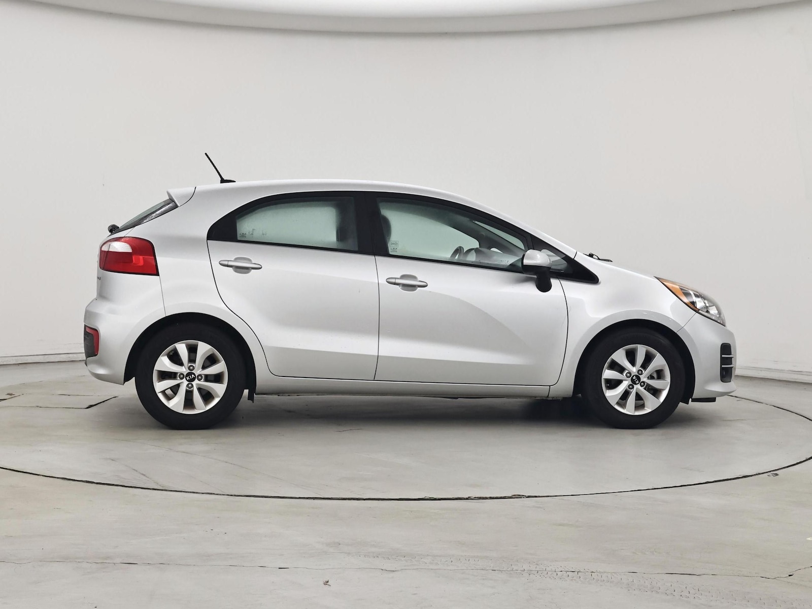 2017 Kia Rio 5-Door EX - Photo 8