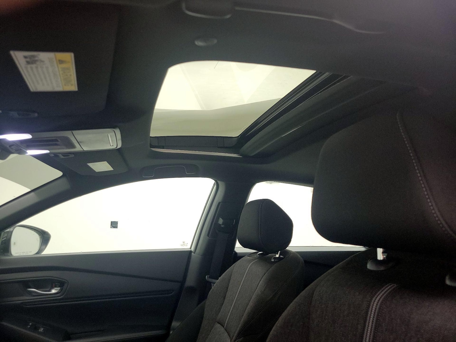 Sunroof(s) & Overhead Airbags