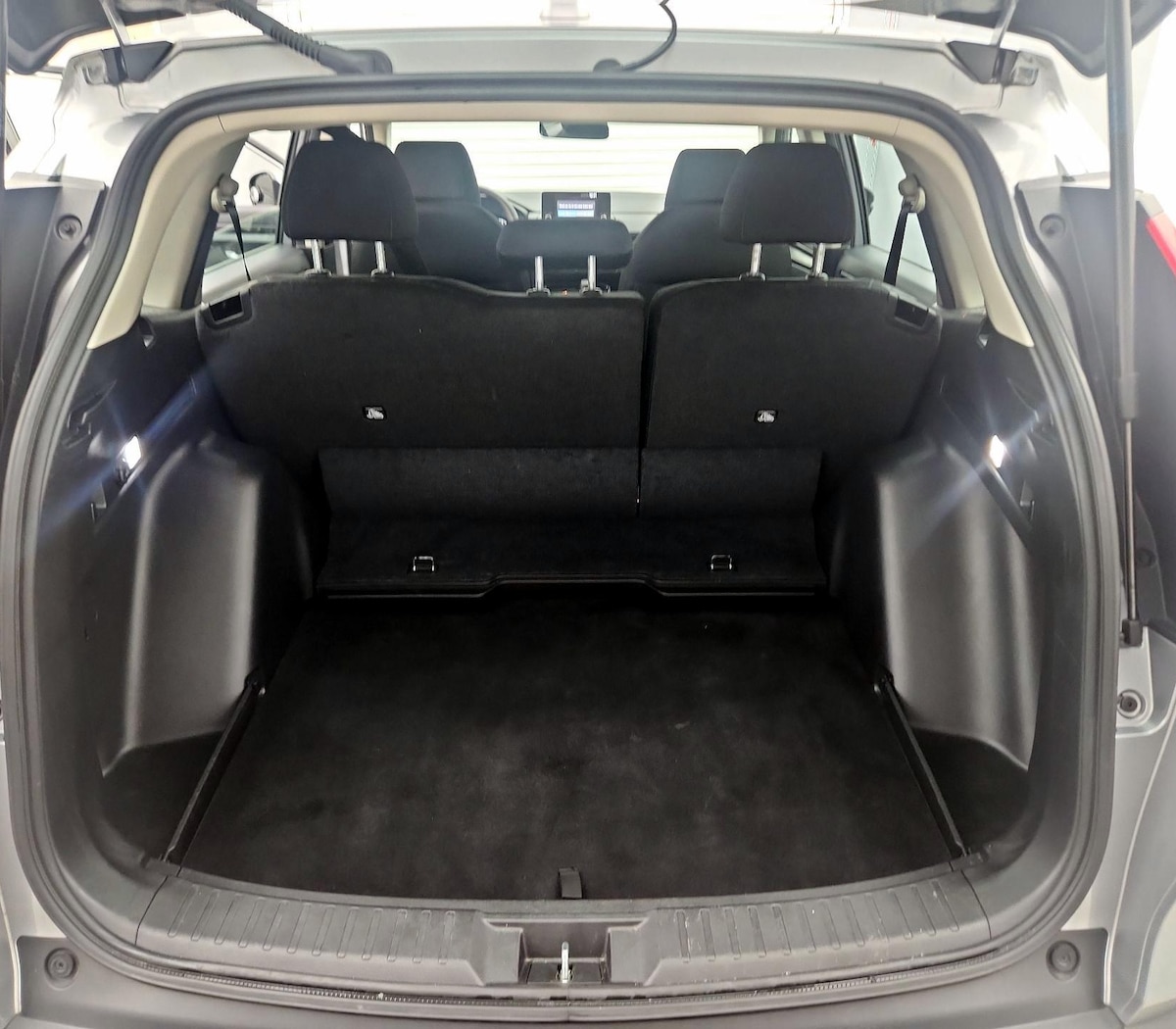 Trunk/Cargo (Seats Up)
