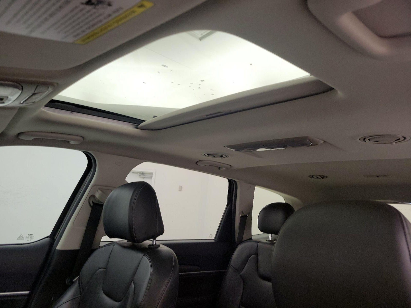 Sunroof(s) & Overhead Airbags