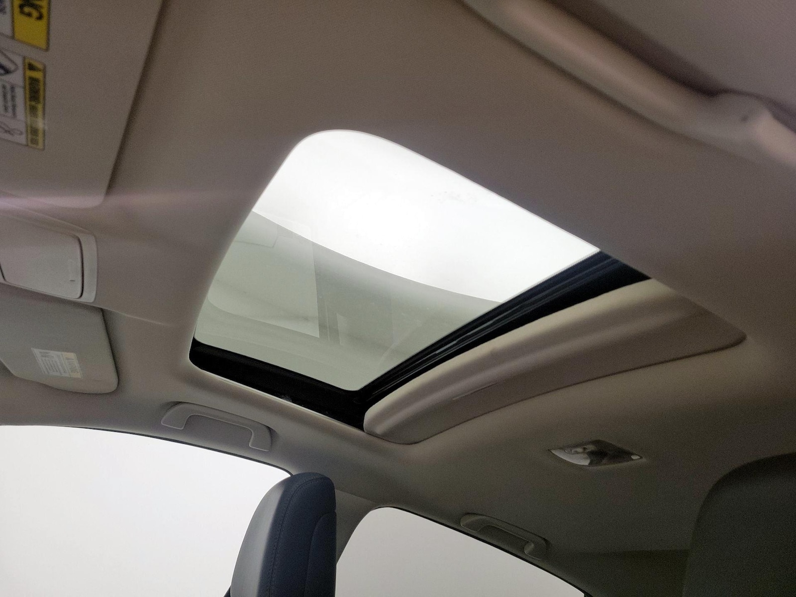 Sunroof(s) & Overhead Airbags