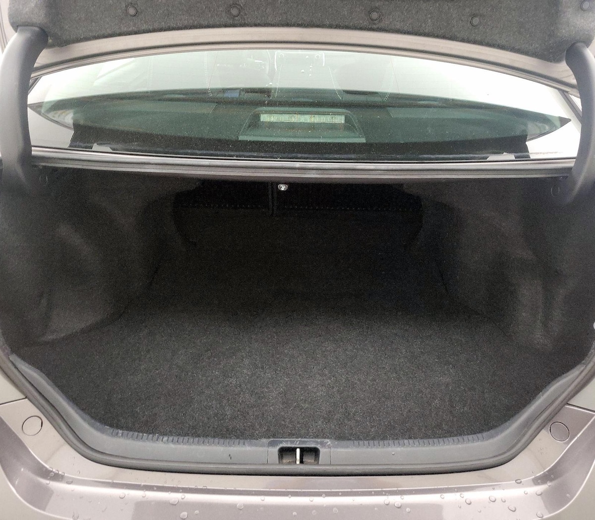Trunk/Cargo (Seats Up)