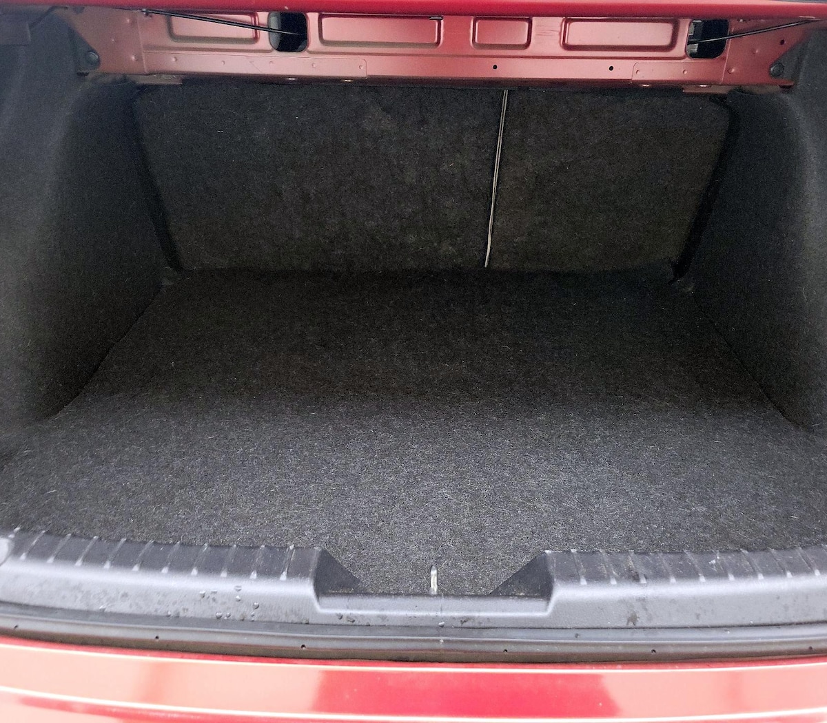Trunk/Cargo (Seats Up)