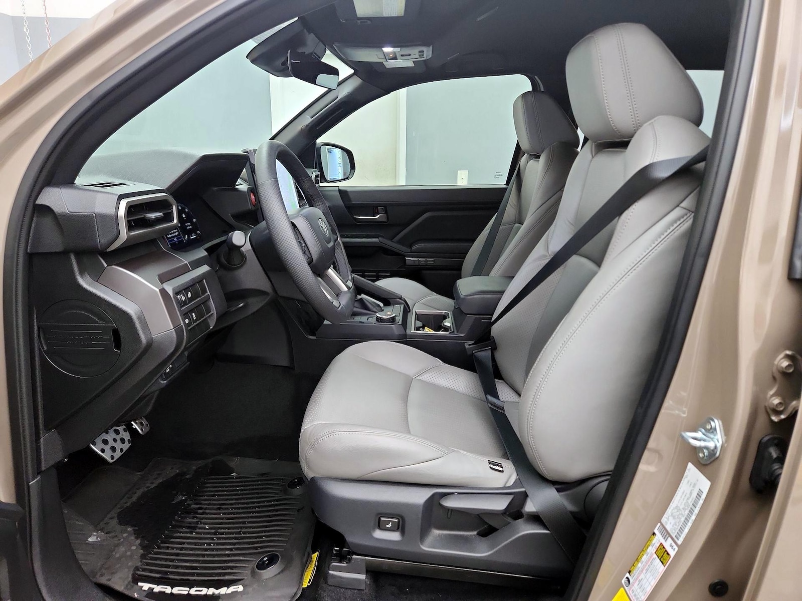 Side Airbags & Leatherette Seats