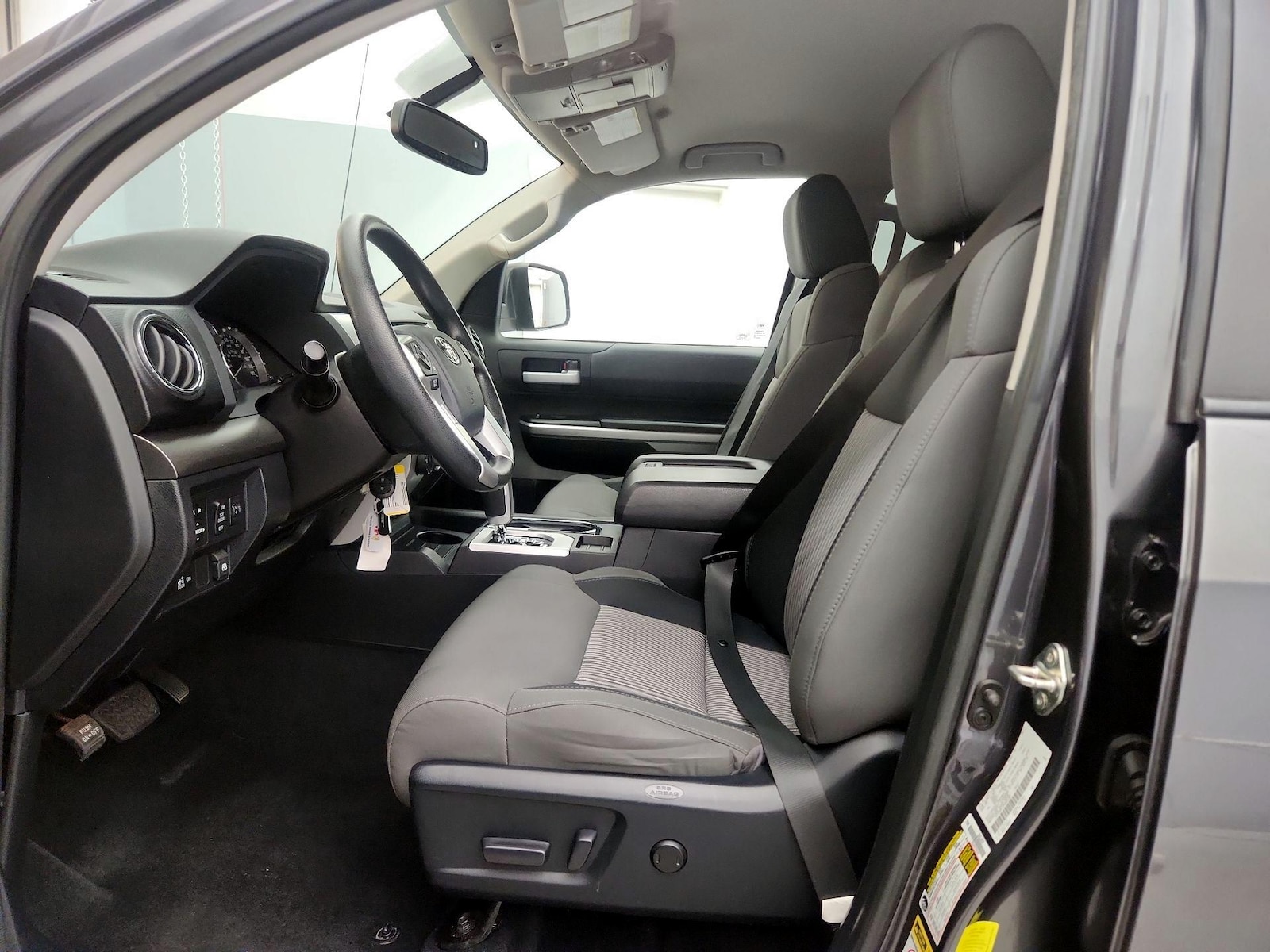 Power Seat(s) & Side Airbags