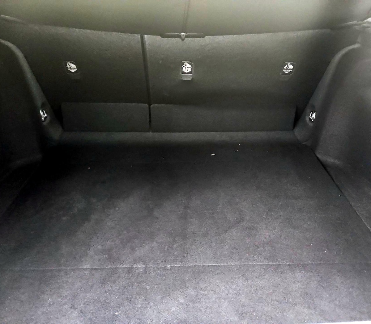 Trunk/Cargo (Seats Up)