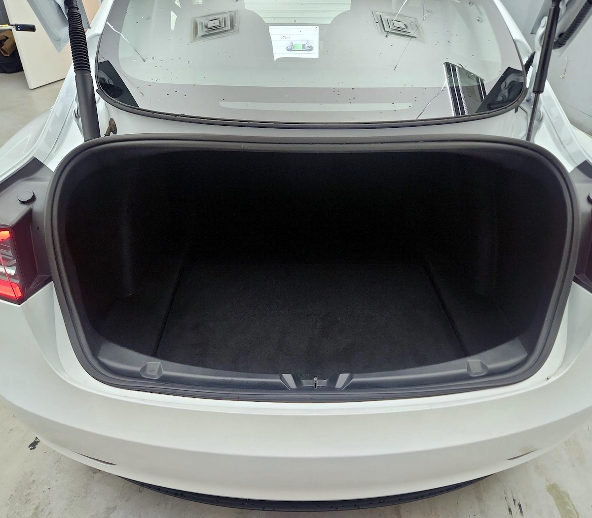 Trunk/Cargo (Seats Up)