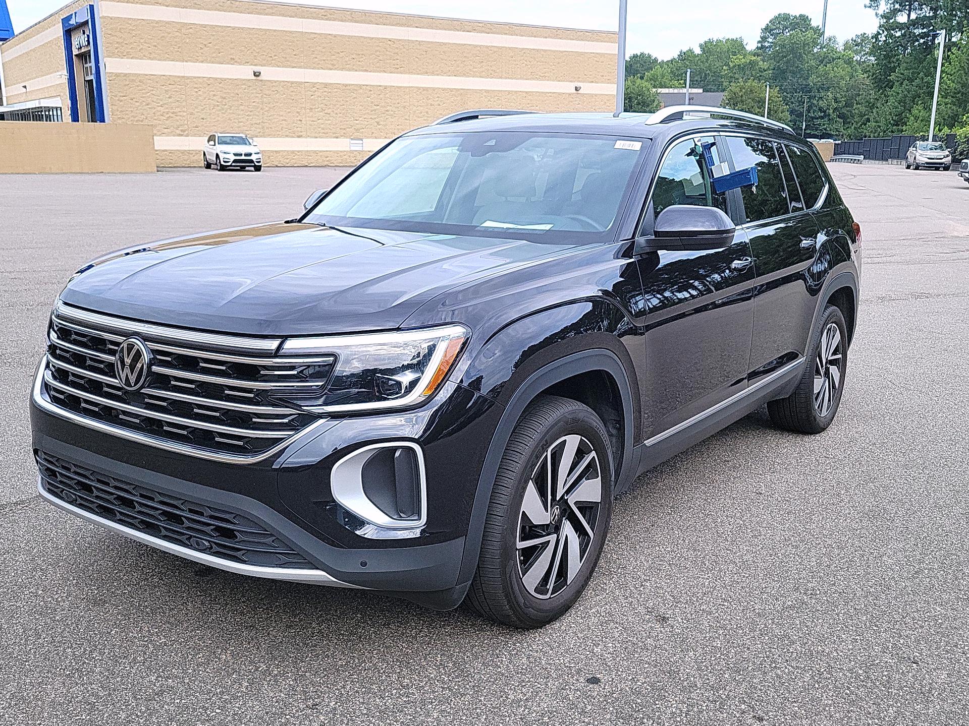 Thumbnail: 2024 Volkswagen Atlas - 3