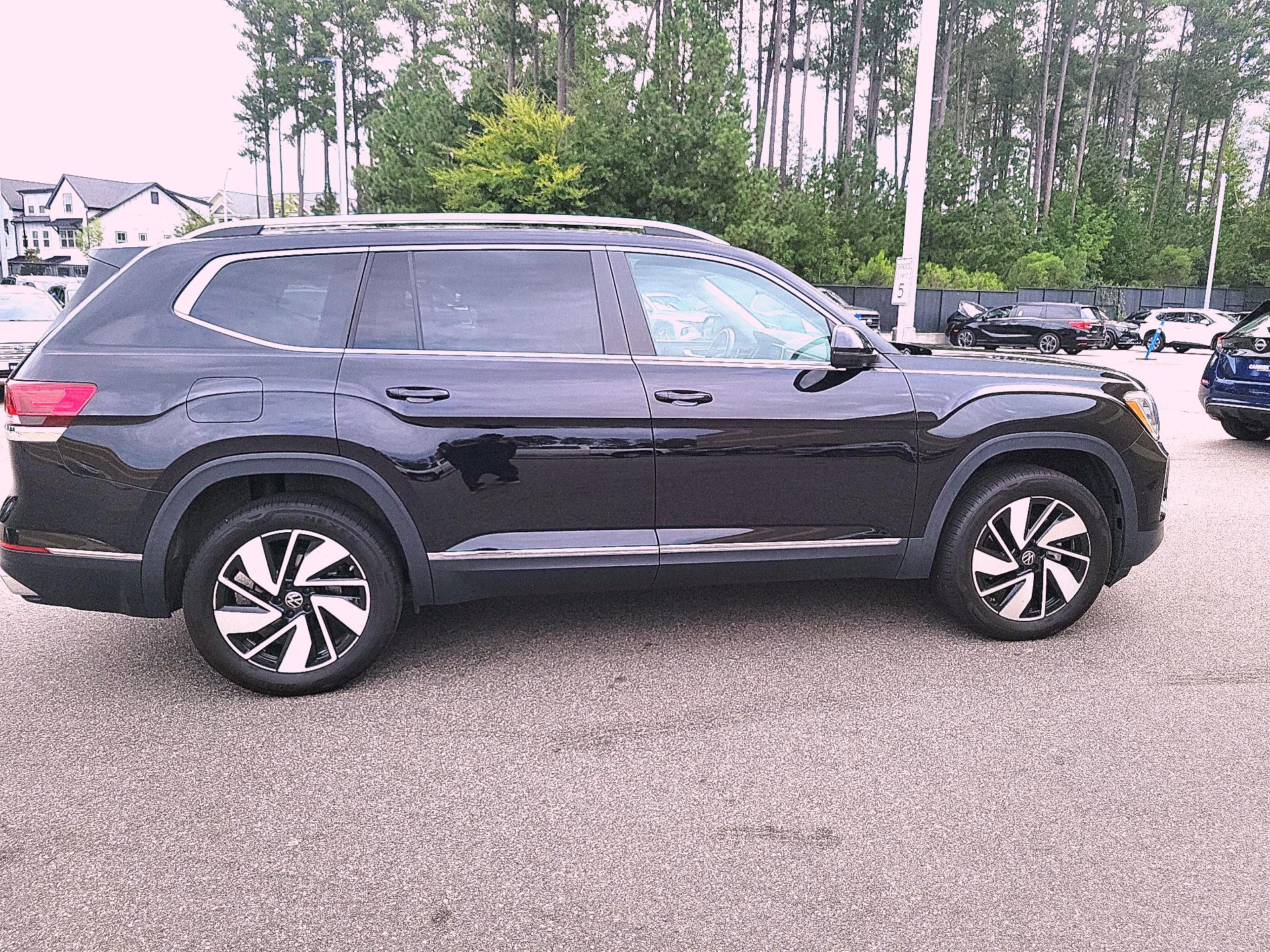 Thumbnail: 2024 Volkswagen Atlas - 4