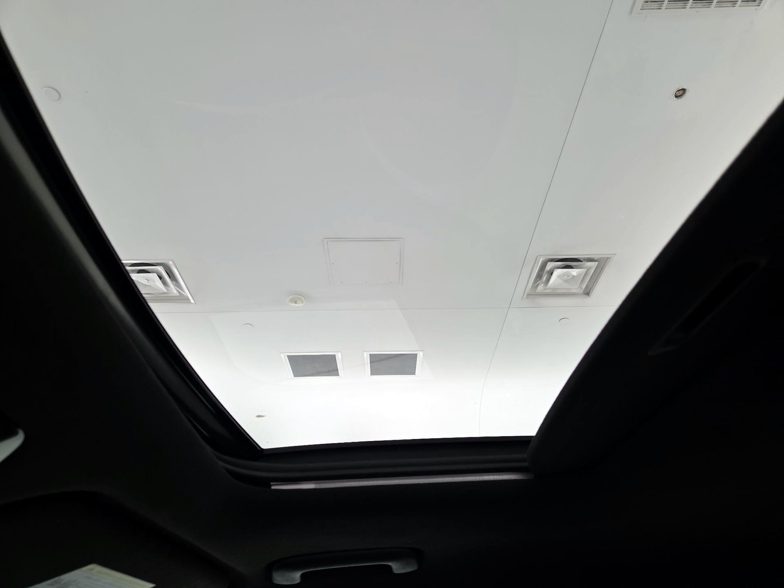 Sunroof(s) & Skylight(s)
