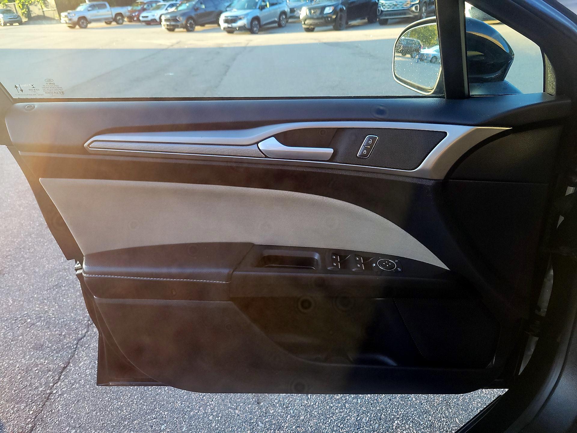 Thumbnail: 2020 Ford Fusion - 10