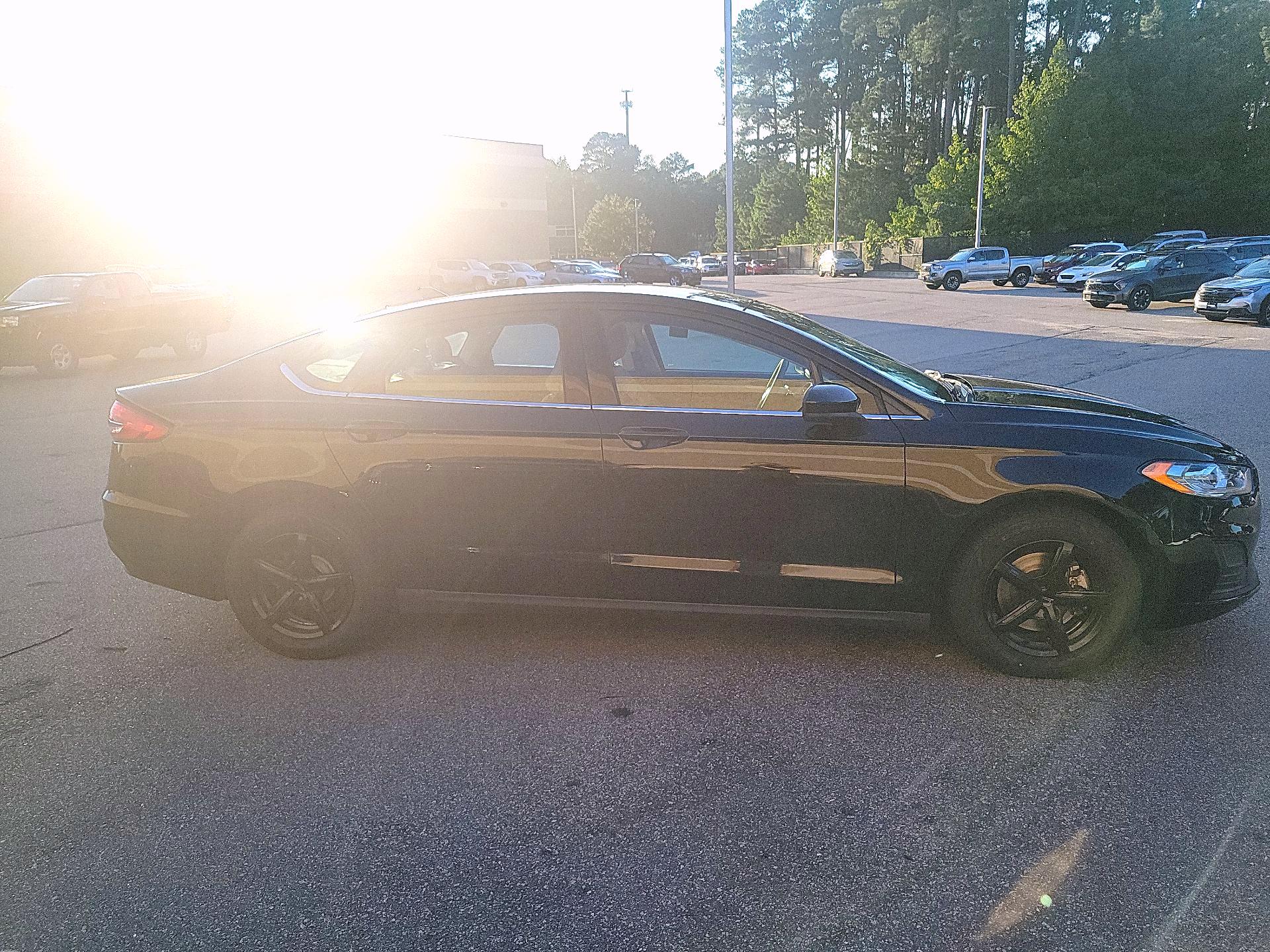 Thumbnail: 2020 Ford Fusion - 4