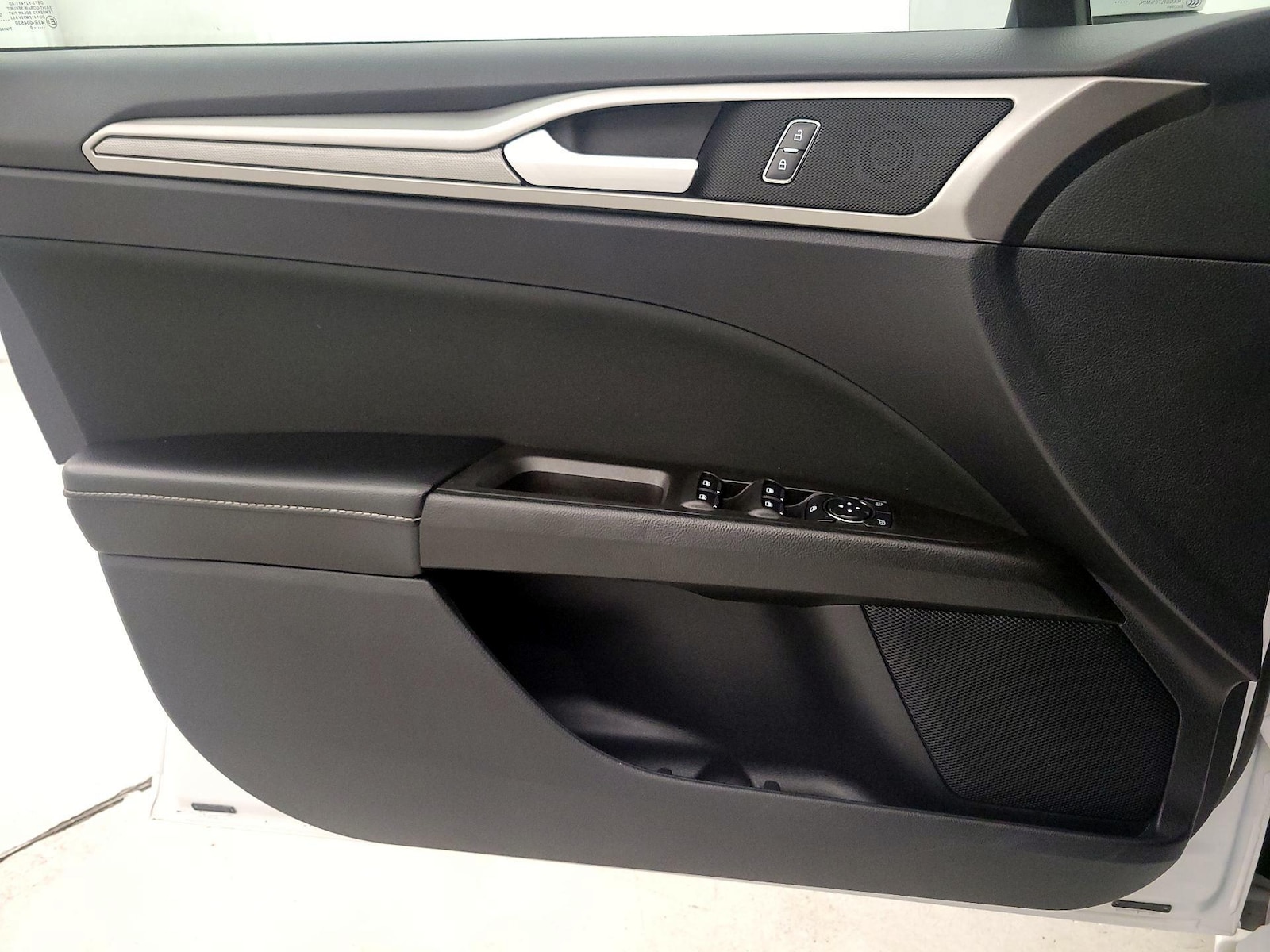 2020 Ford Fusion SE - Photo 11